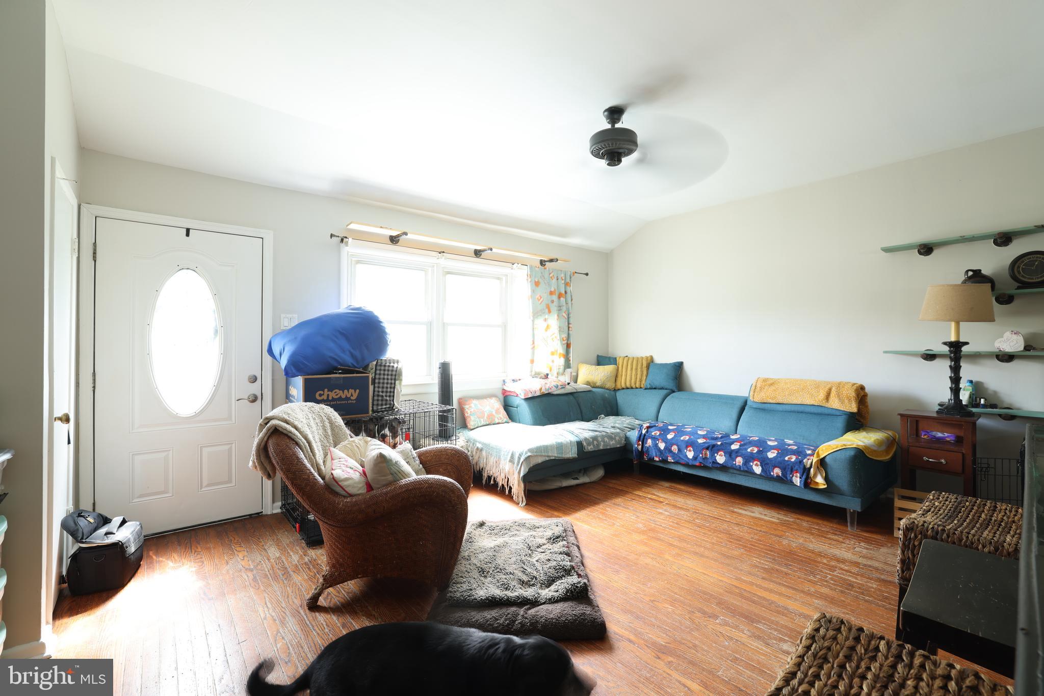 122 E Main STREET