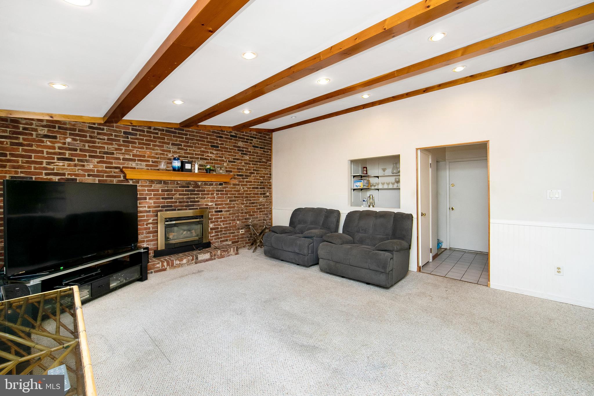6 Kenton Ave