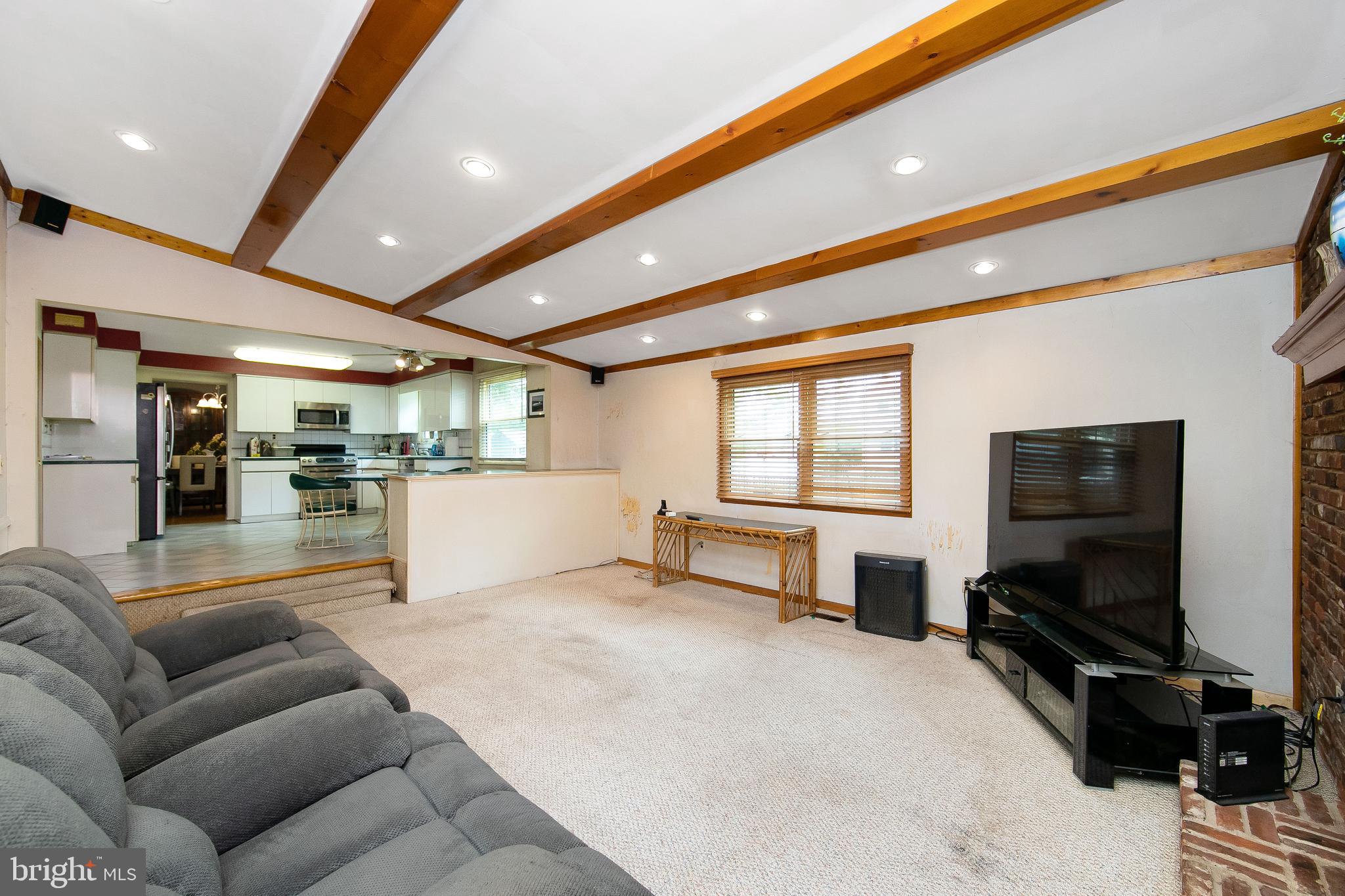 6 Kenton Ave
