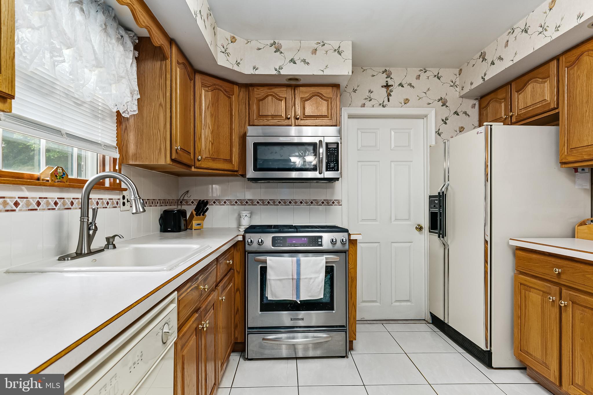 123 Meadow LANE