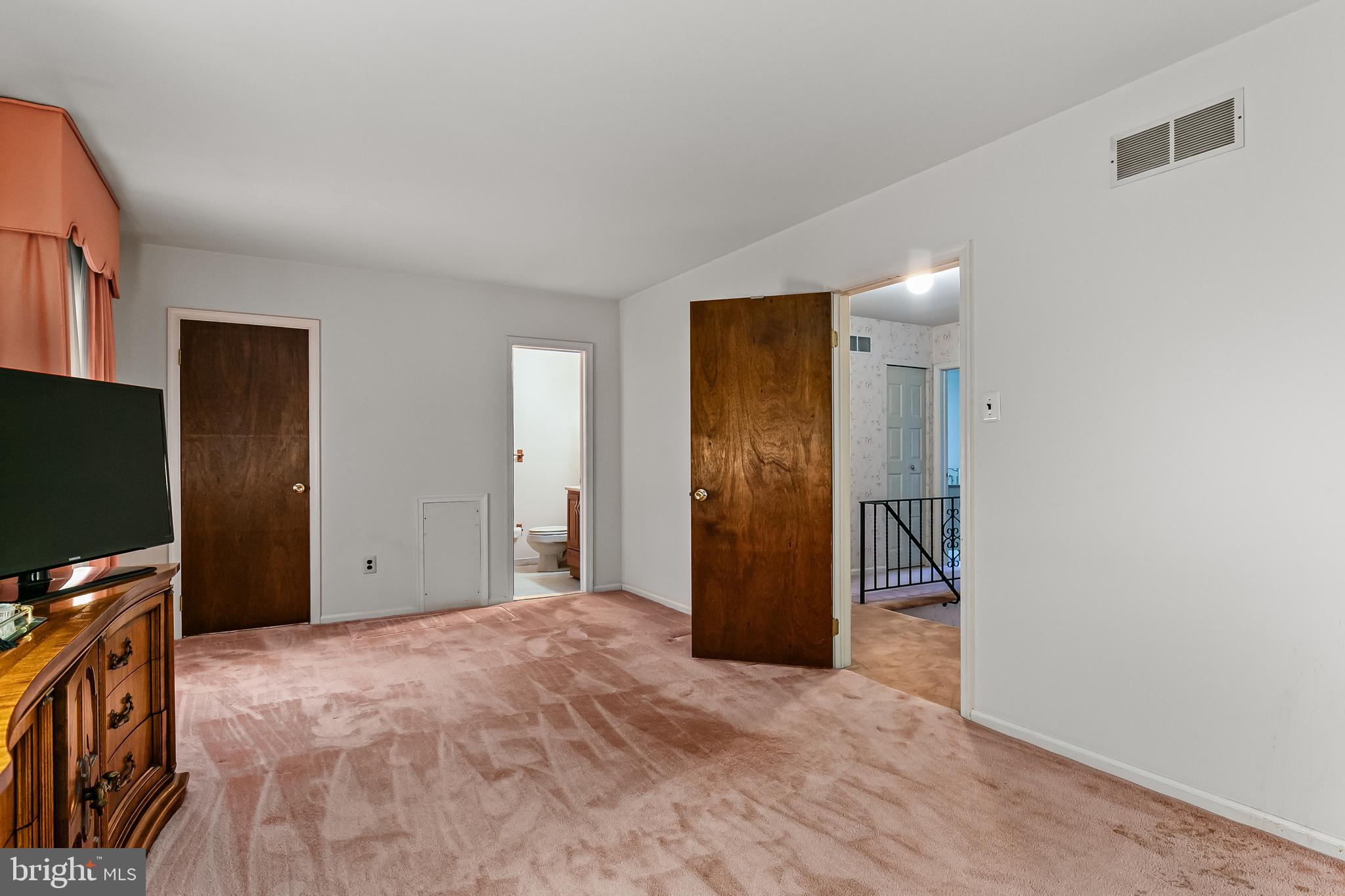 123 Meadow LANE