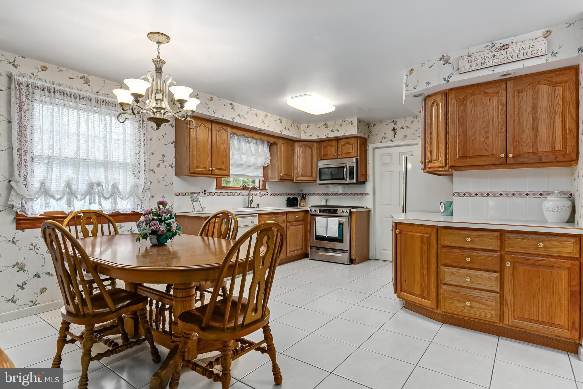 123 Meadow LANE