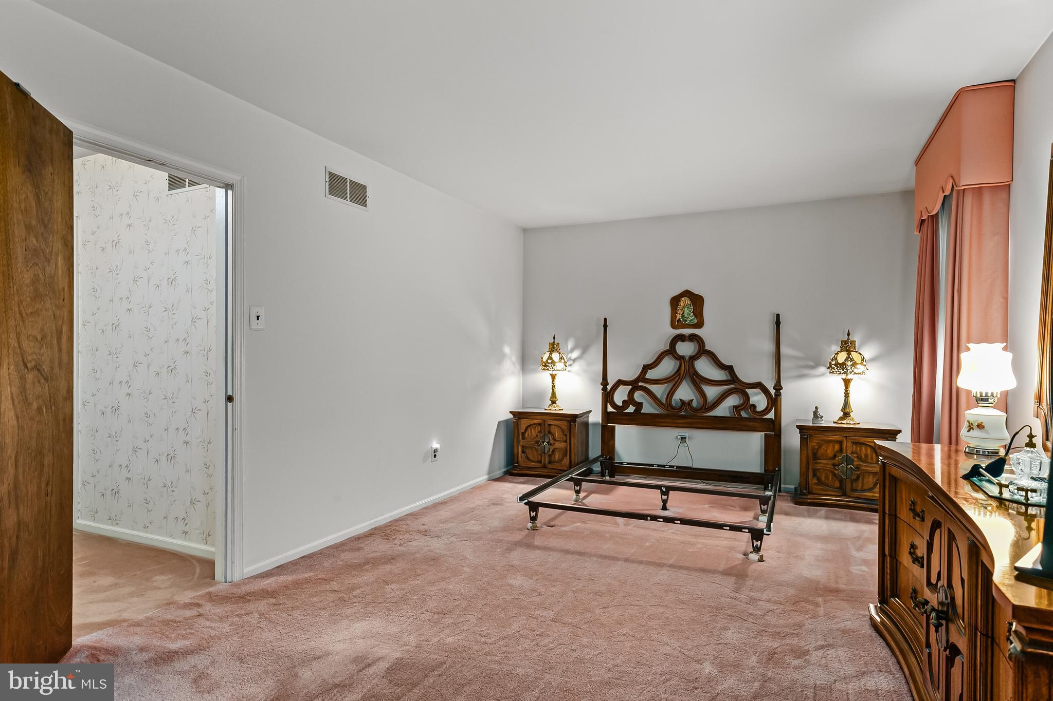 123 Meadow LANE