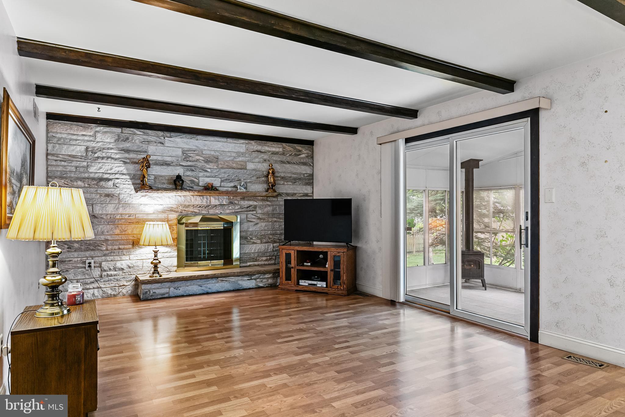 123 Meadow LANE