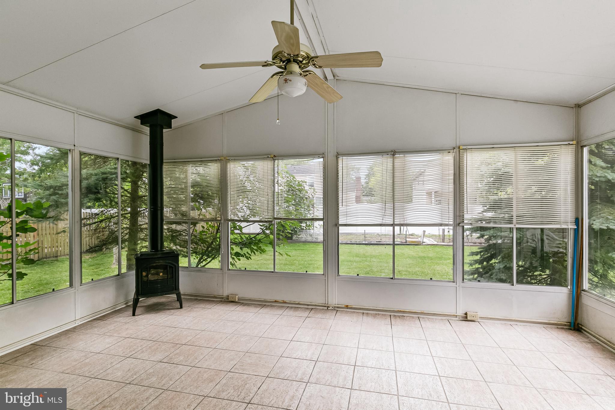 123 Meadow LANE
