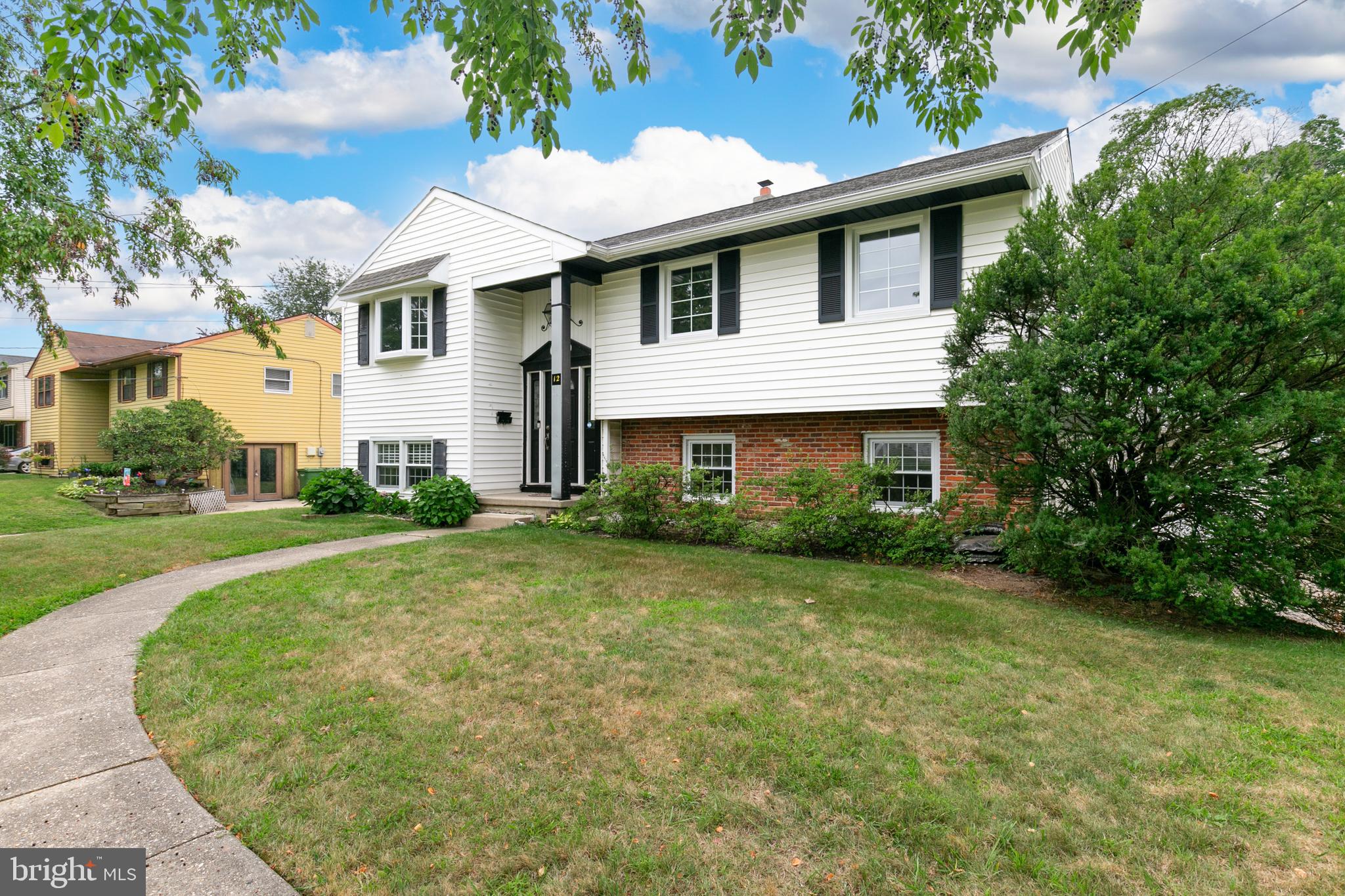 12 Florence AVENUE
