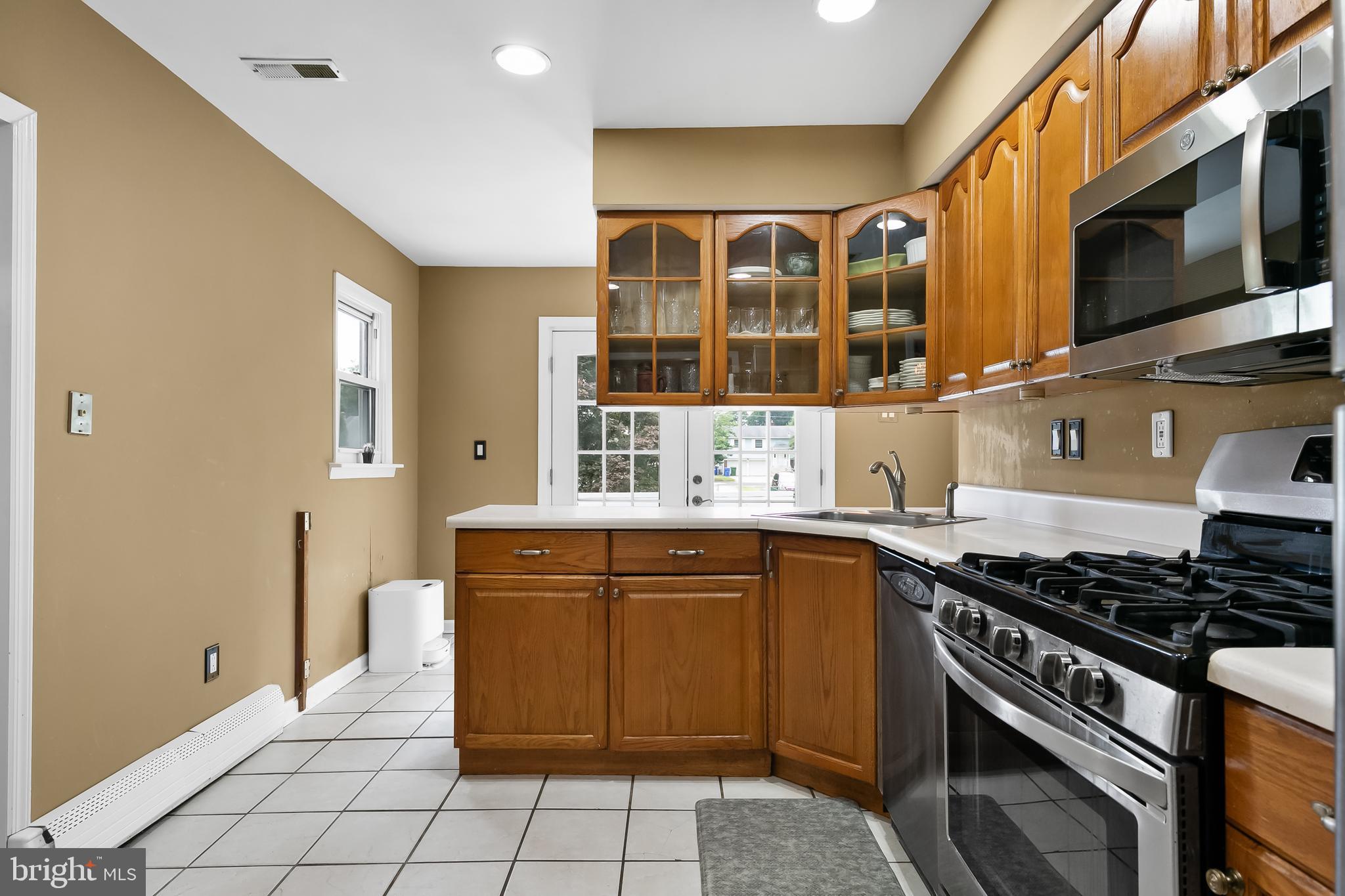 12 Florence AVENUE