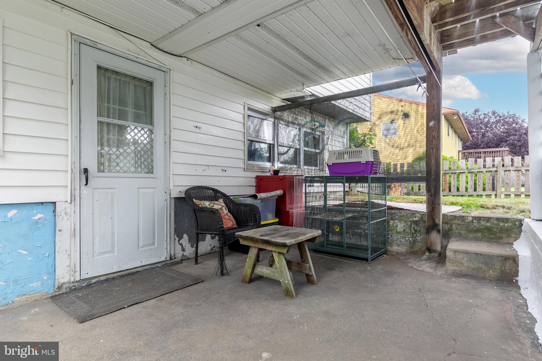 12 Florence AVENUE