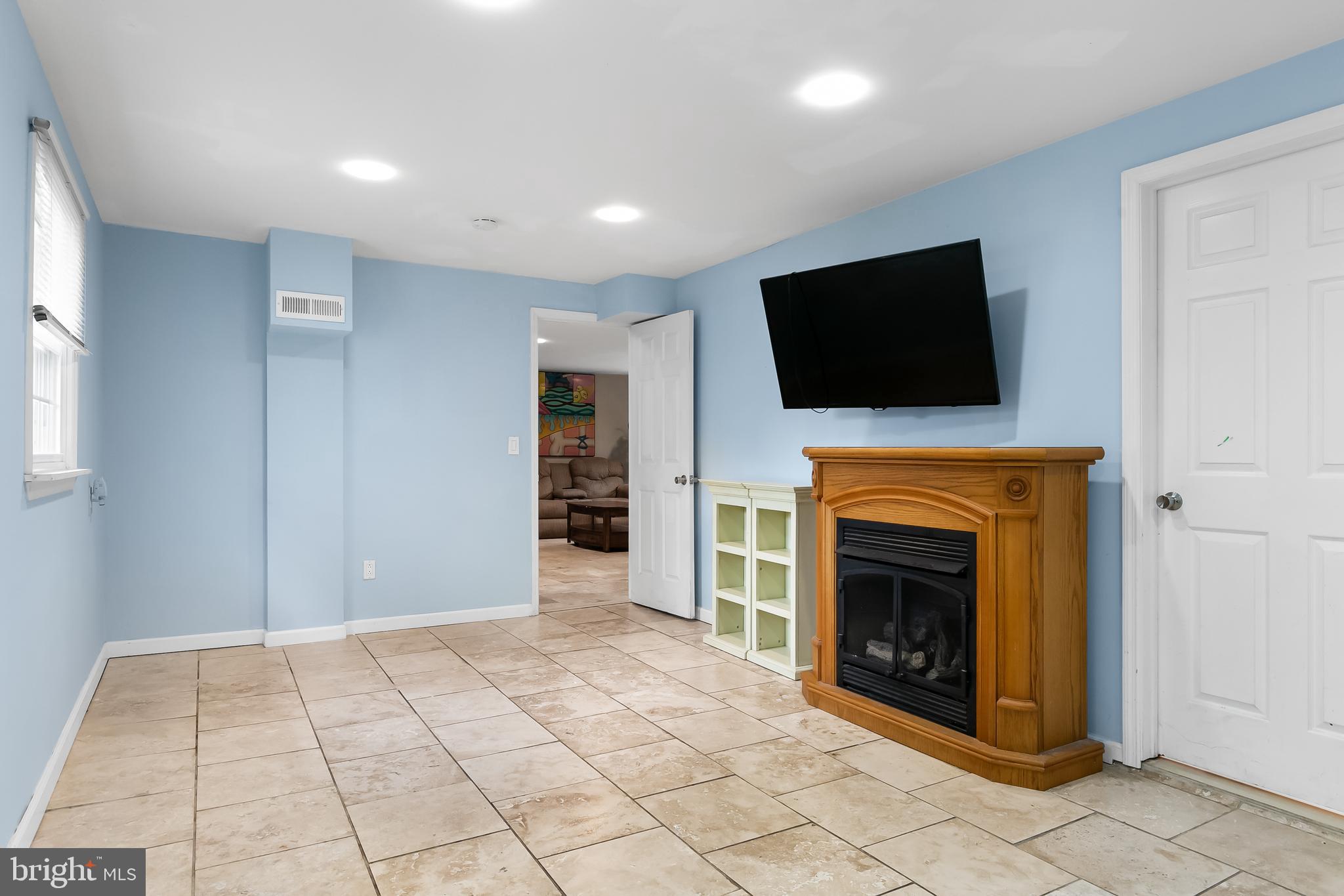 12 Florence AVENUE