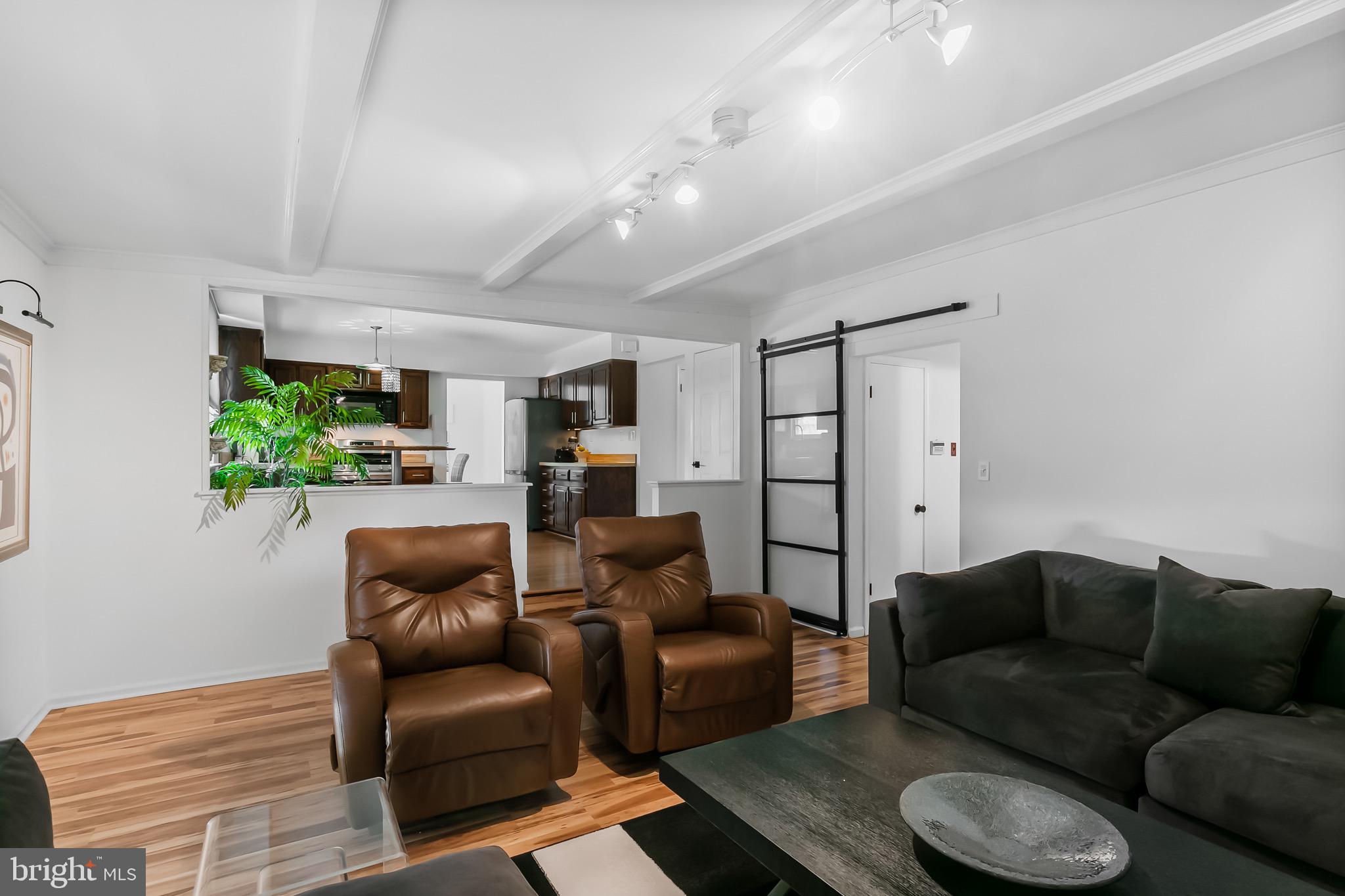 18 Midwood ROAD