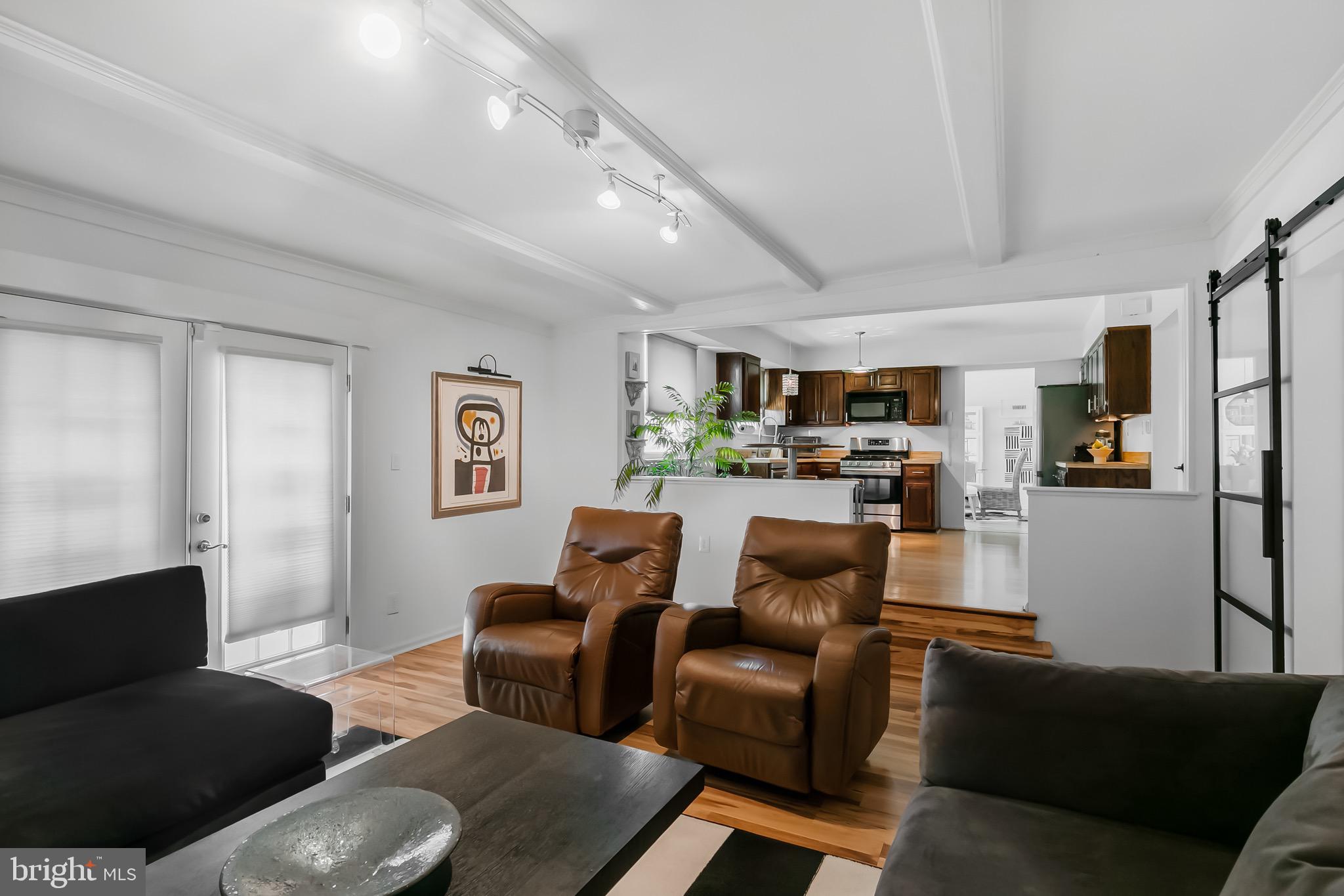 18 Midwood ROAD