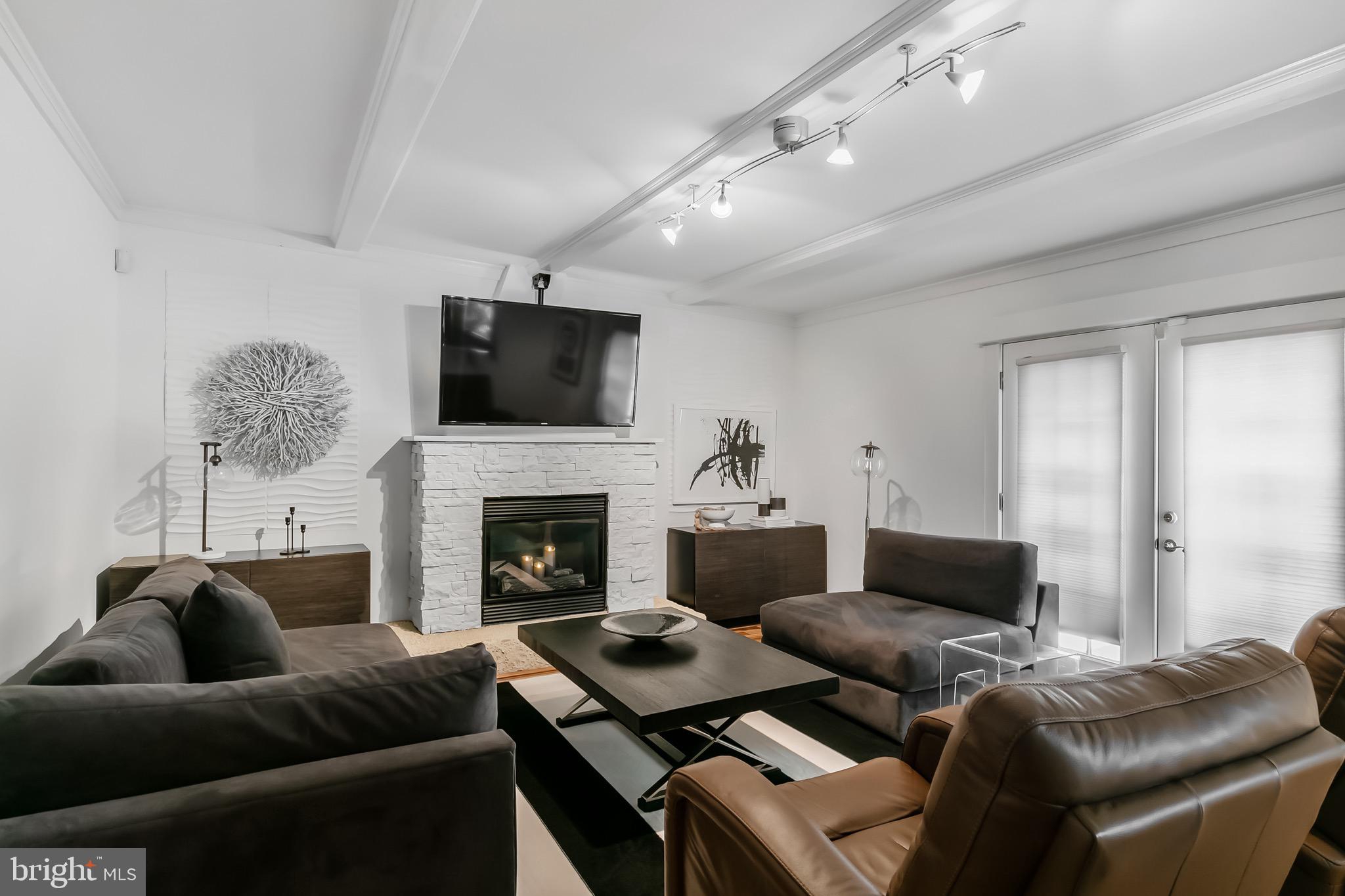 18 Midwood ROAD