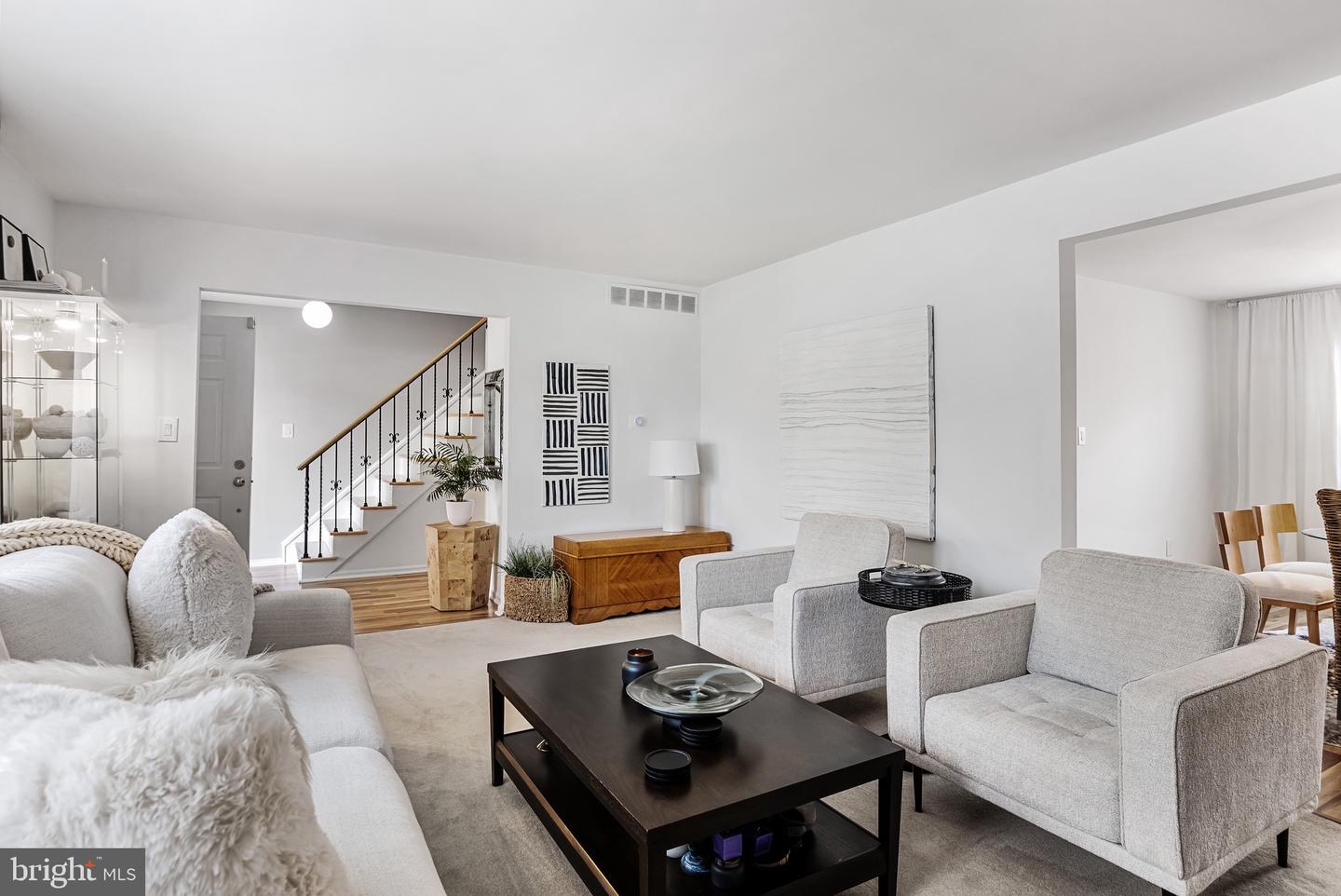 18 Midwood ROAD