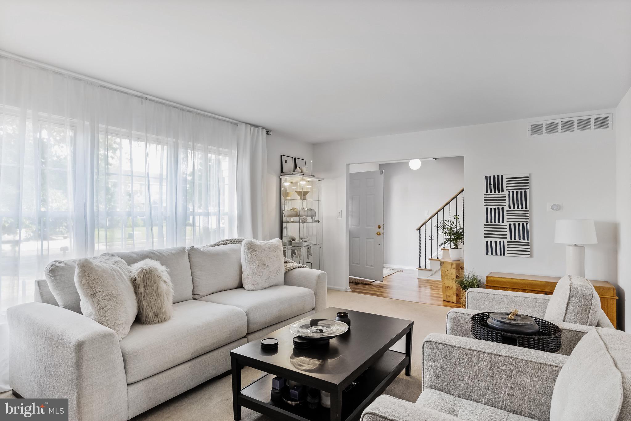 18 Midwood ROAD