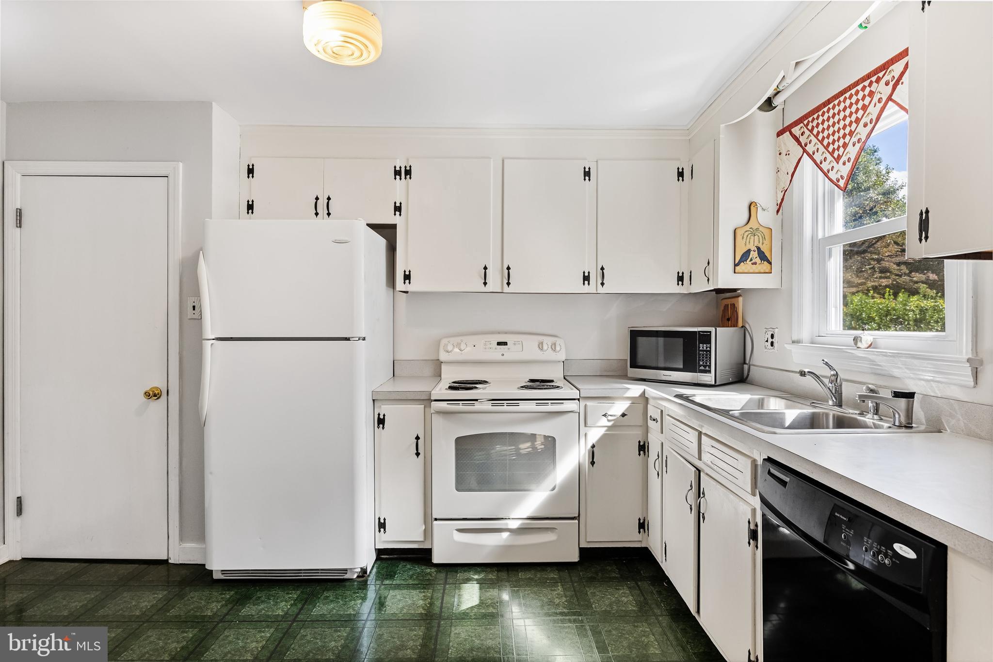 410 W 3RD STREET