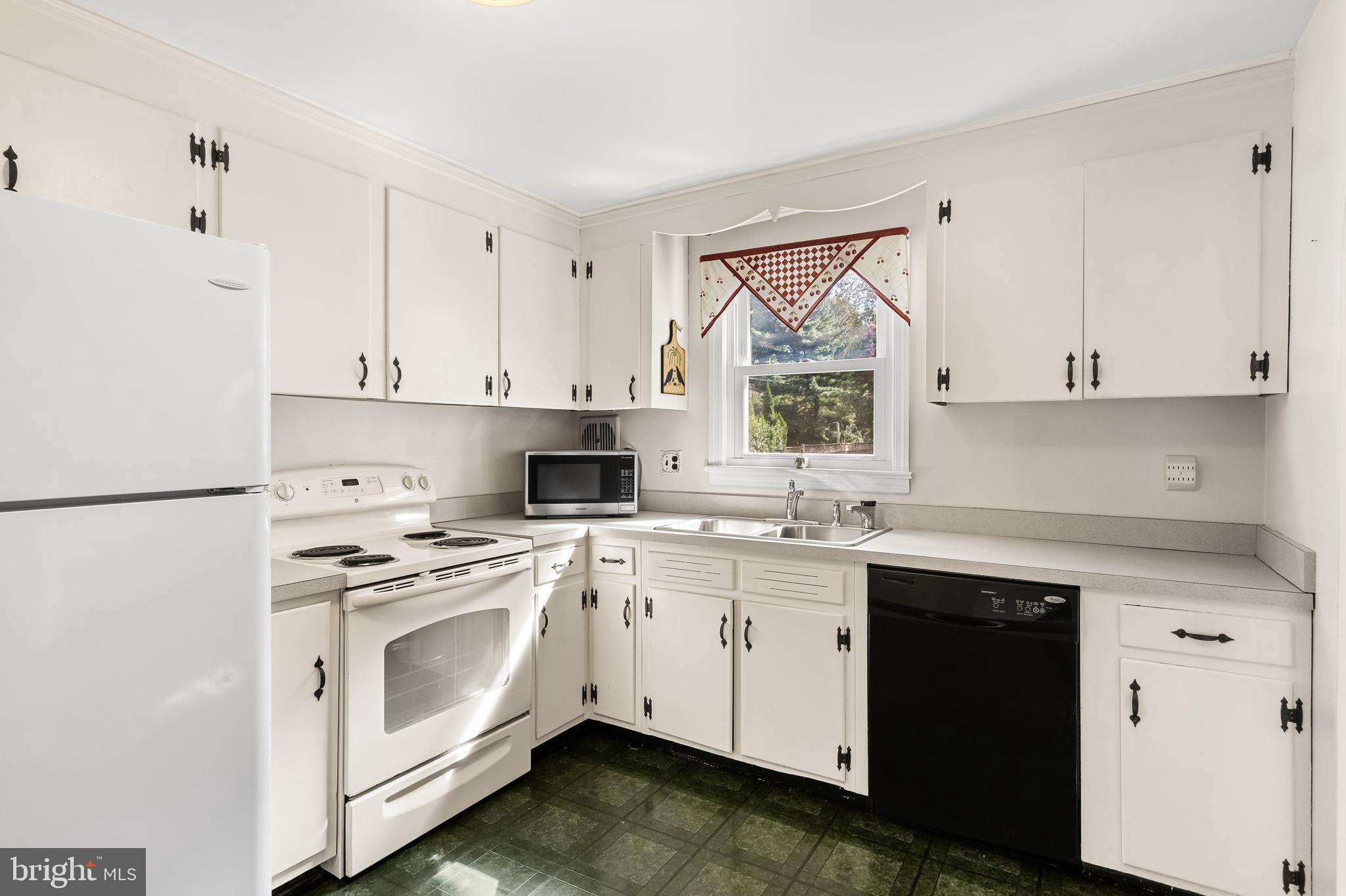 410 W 3RD STREET