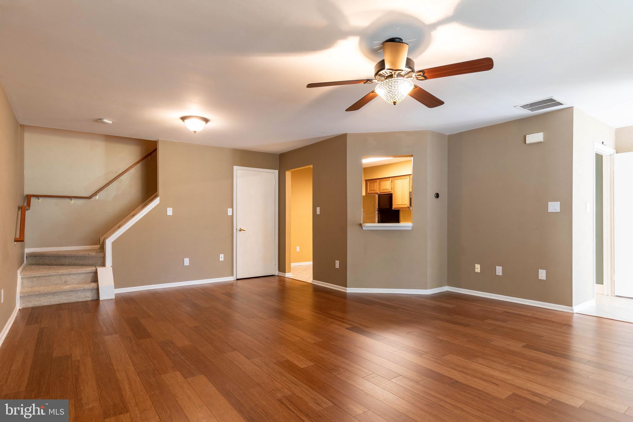707 Oswego Ct