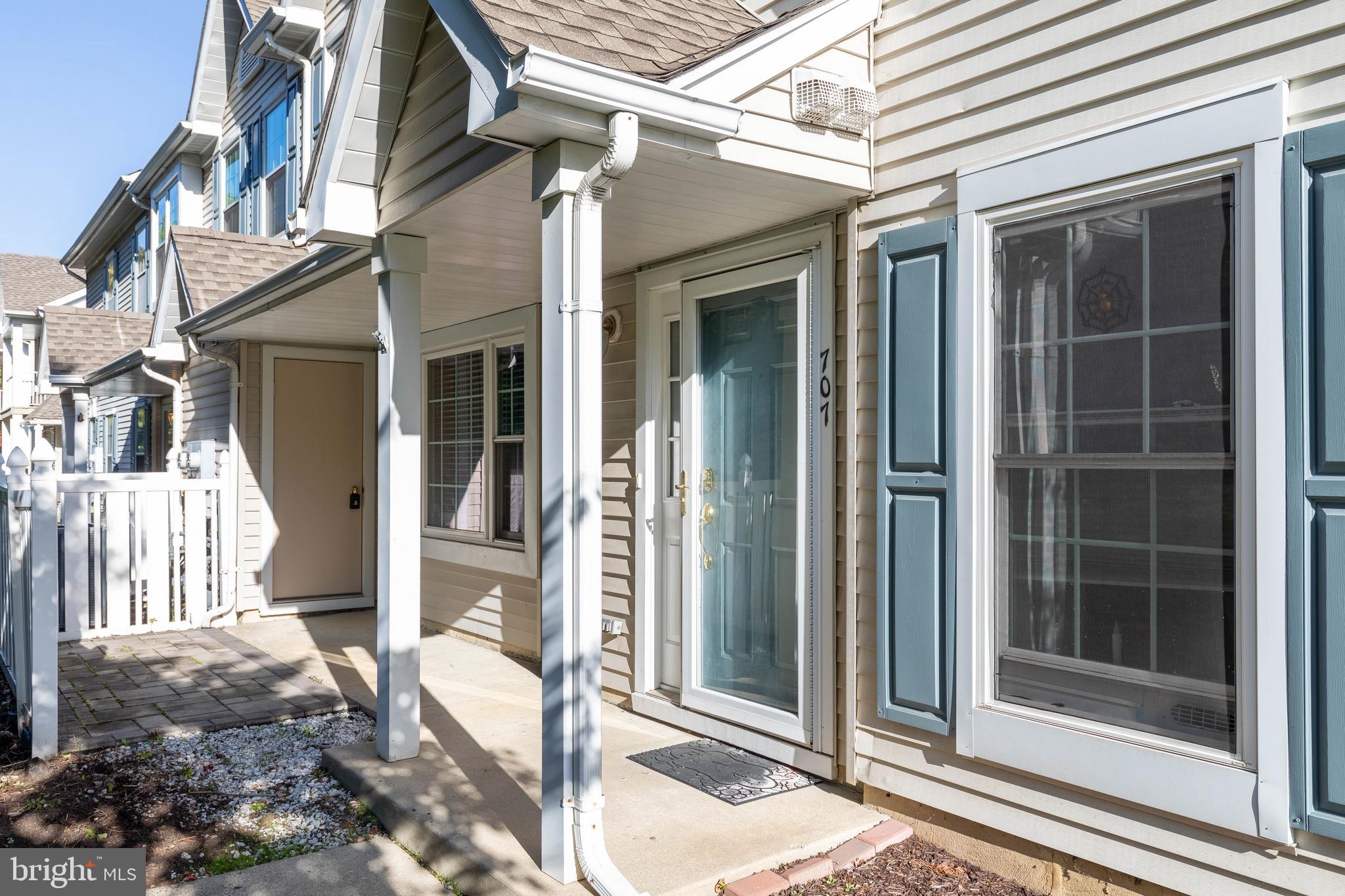 707 Oswego Ct