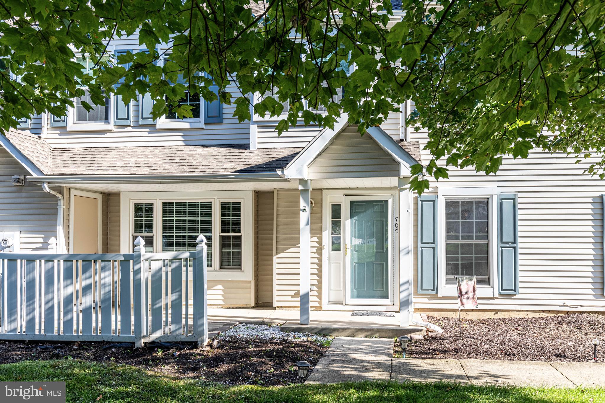 707 Oswego Ct