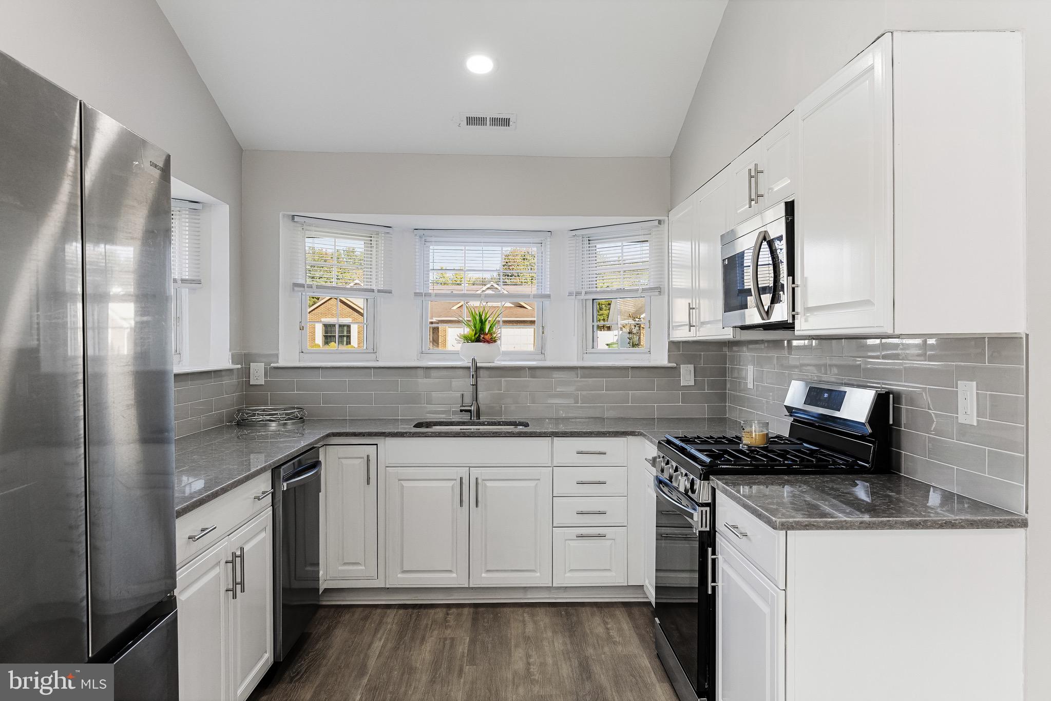 28 Birchwood DRIVE