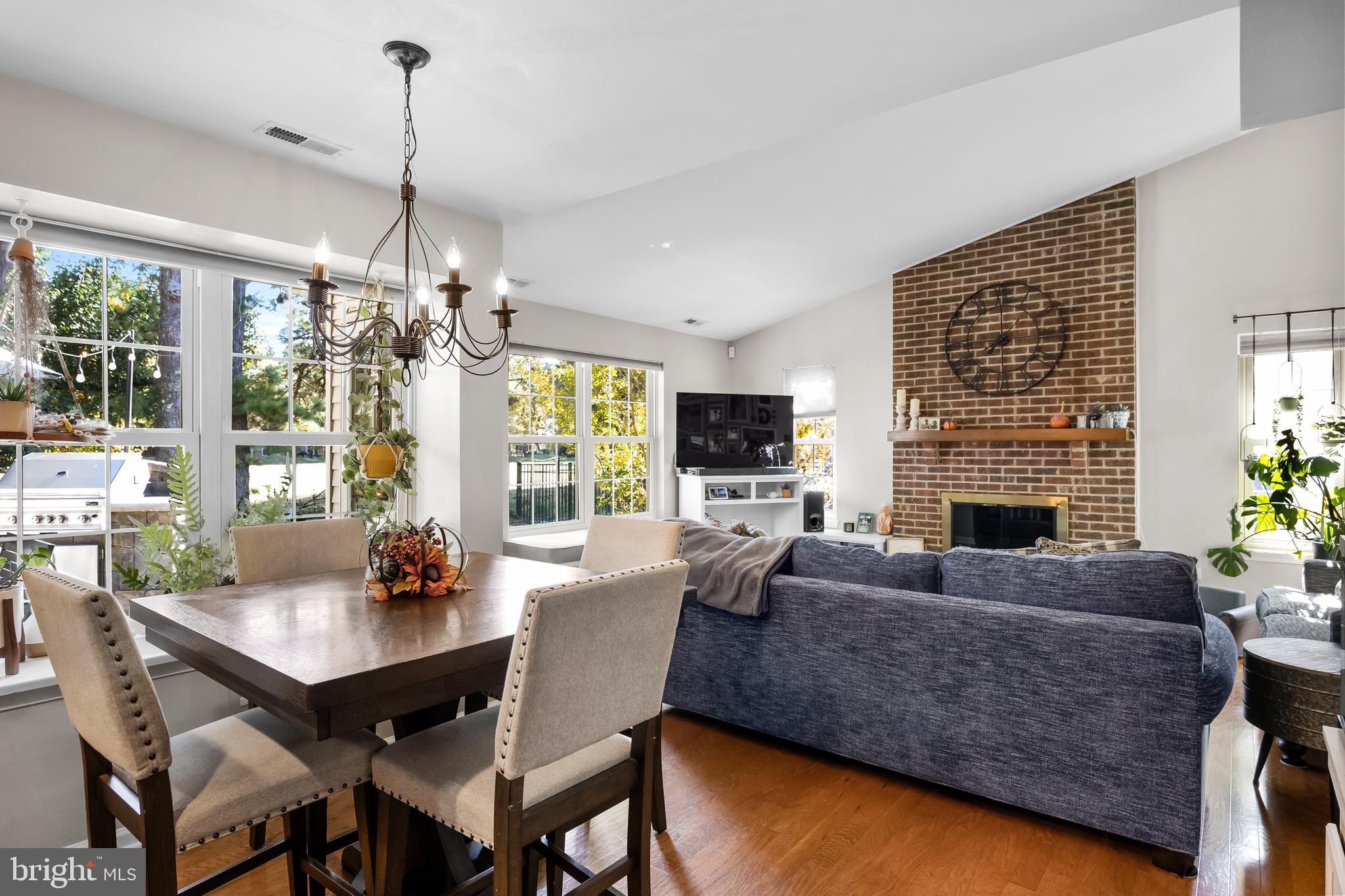 4 Whitemarsh COURT
