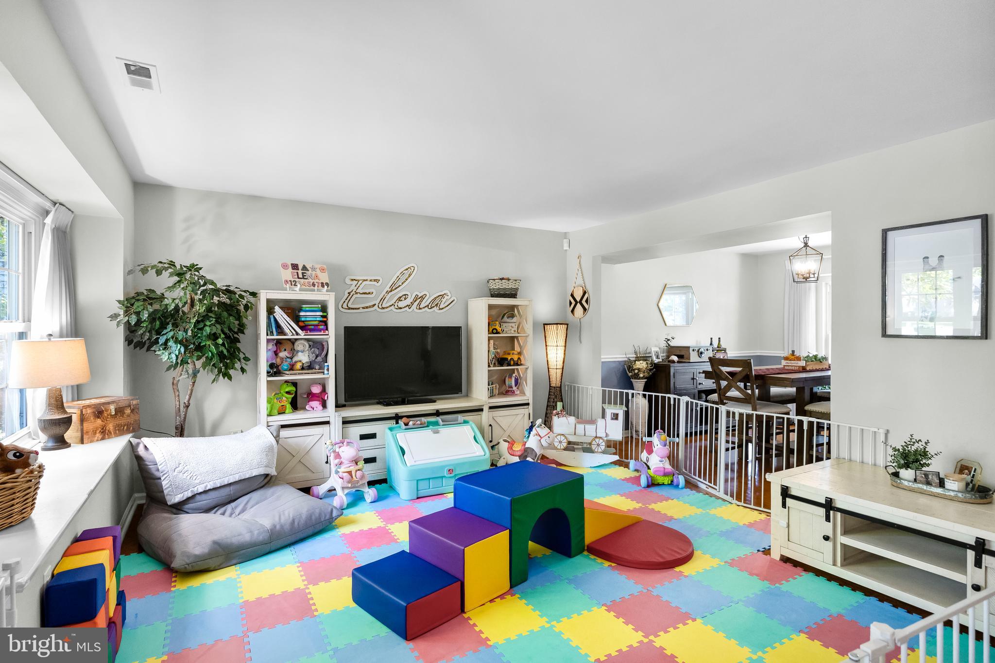 4 Whitemarsh COURT