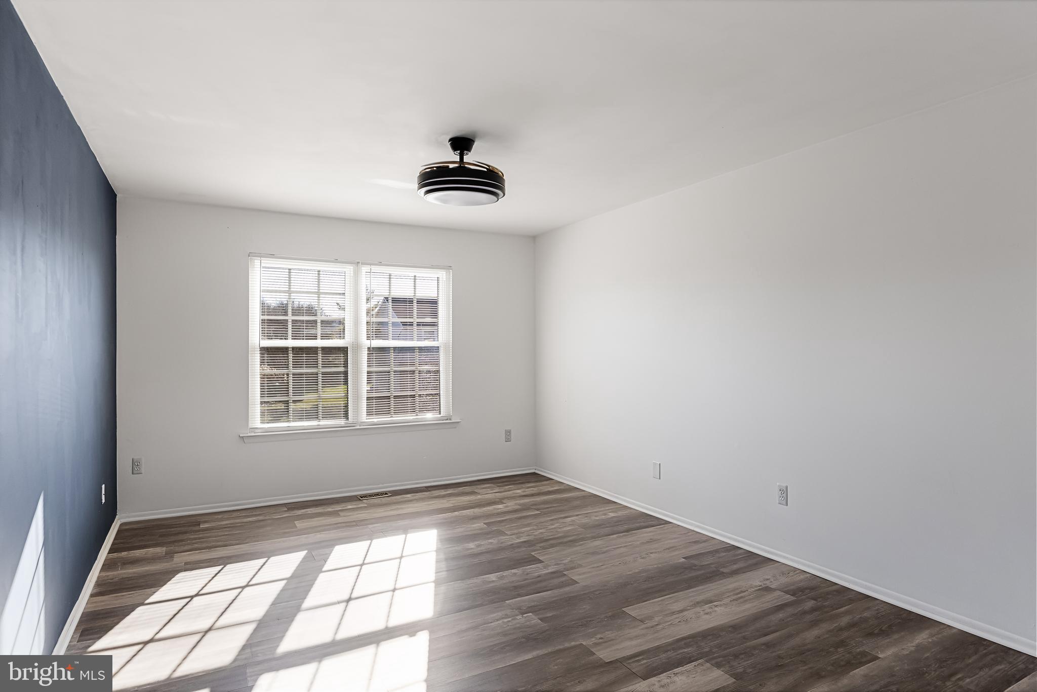 121 Fox Hill DRIVE