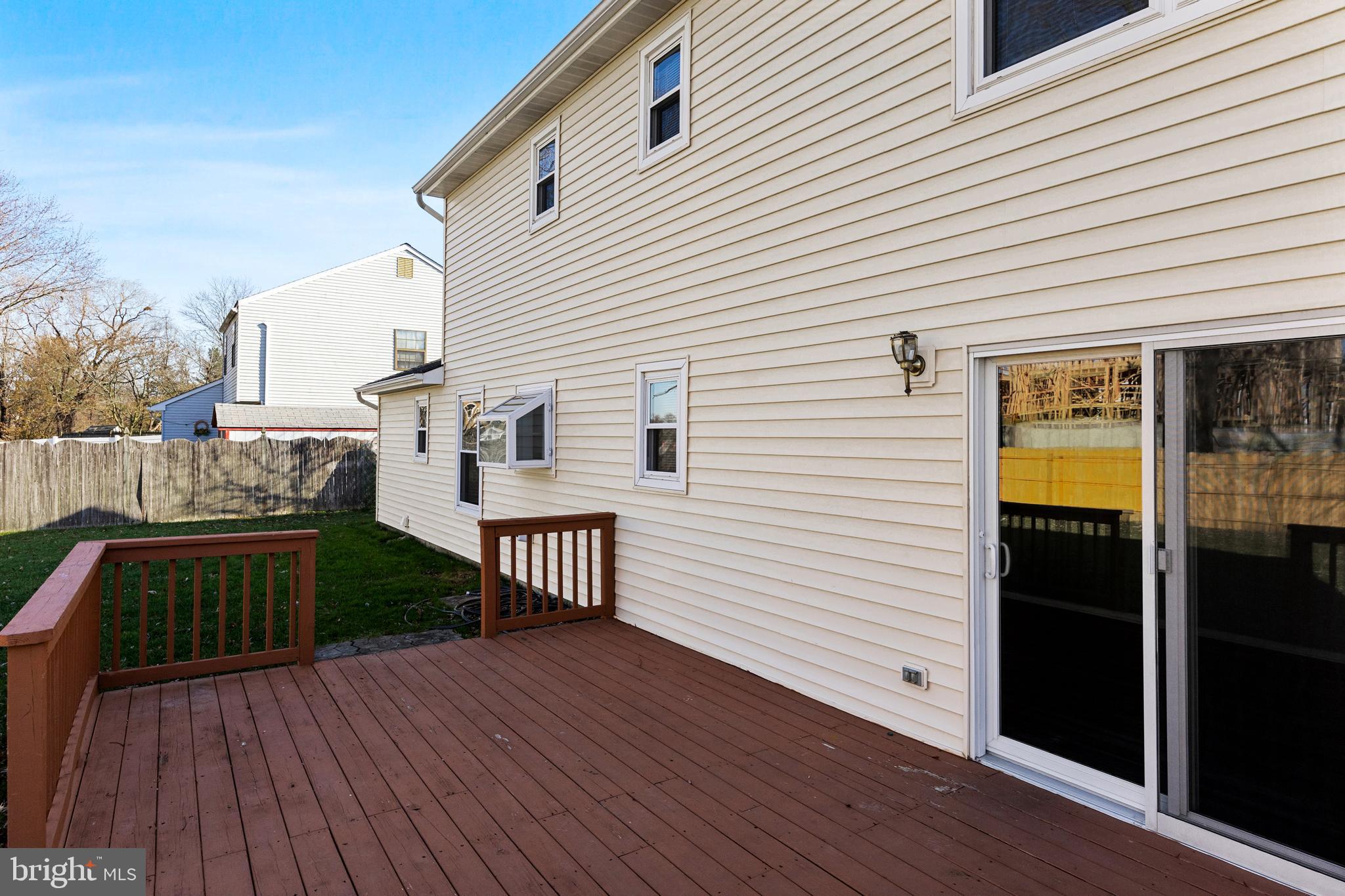 121 Fox Hill DRIVE