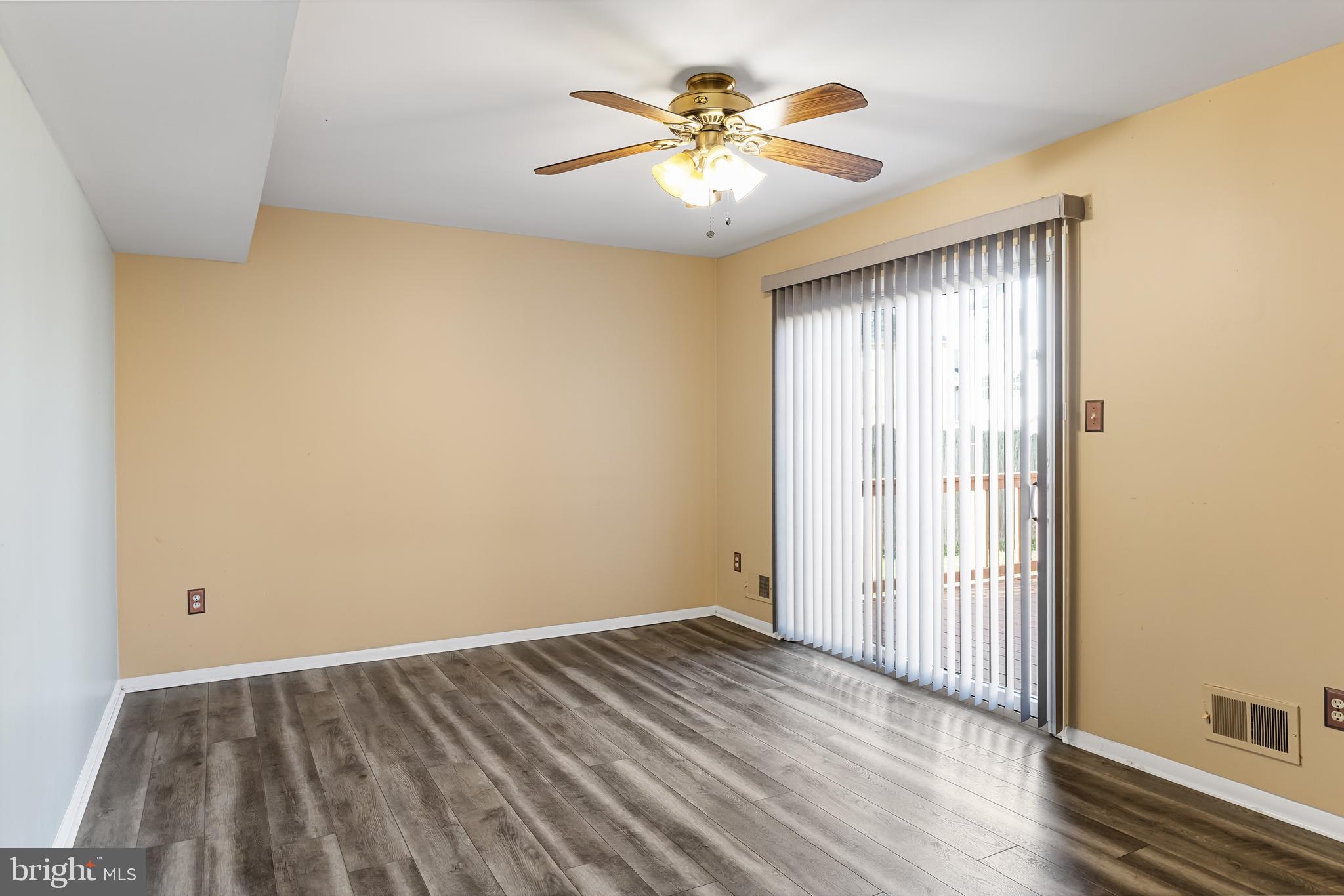 121 Fox Hill DRIVE