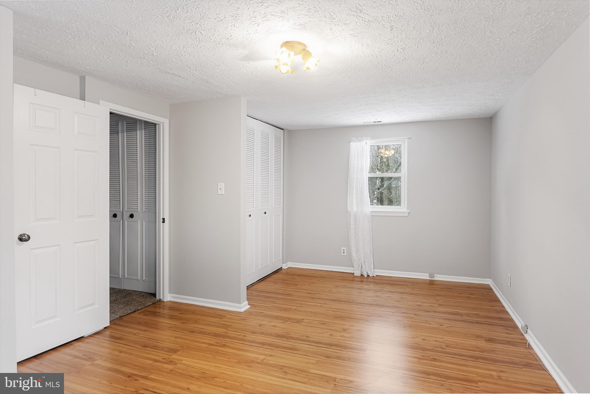 8 Jarrett COURT