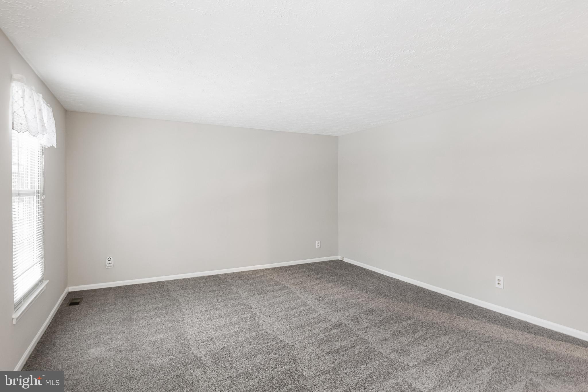 8 Jarrett COURT