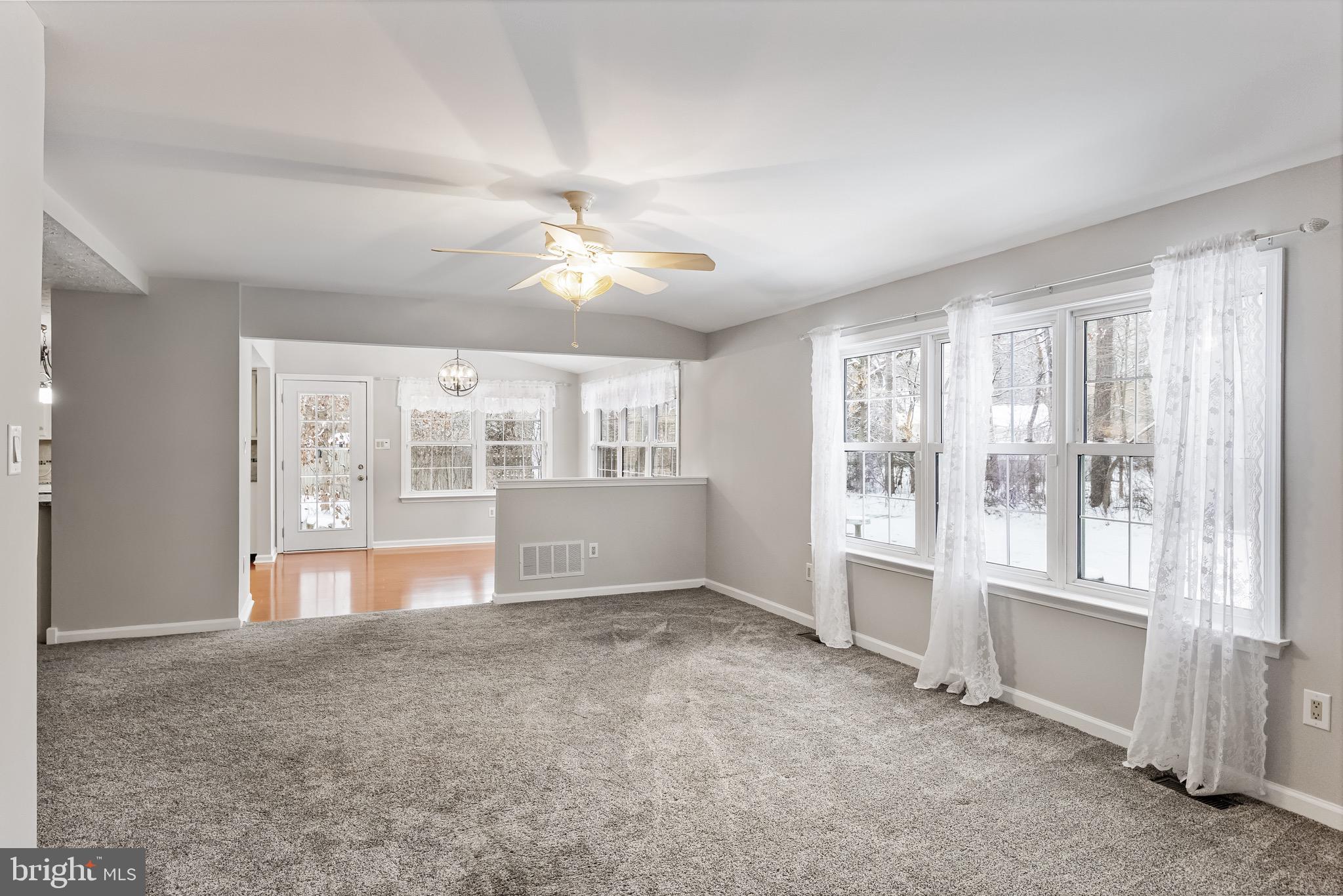 8 Jarrett COURT