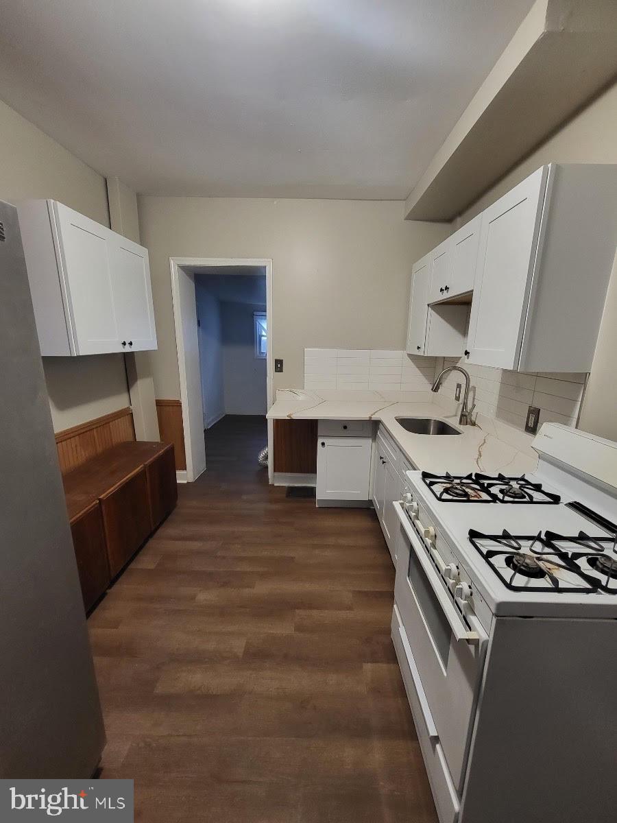 433 Kossuth STREET