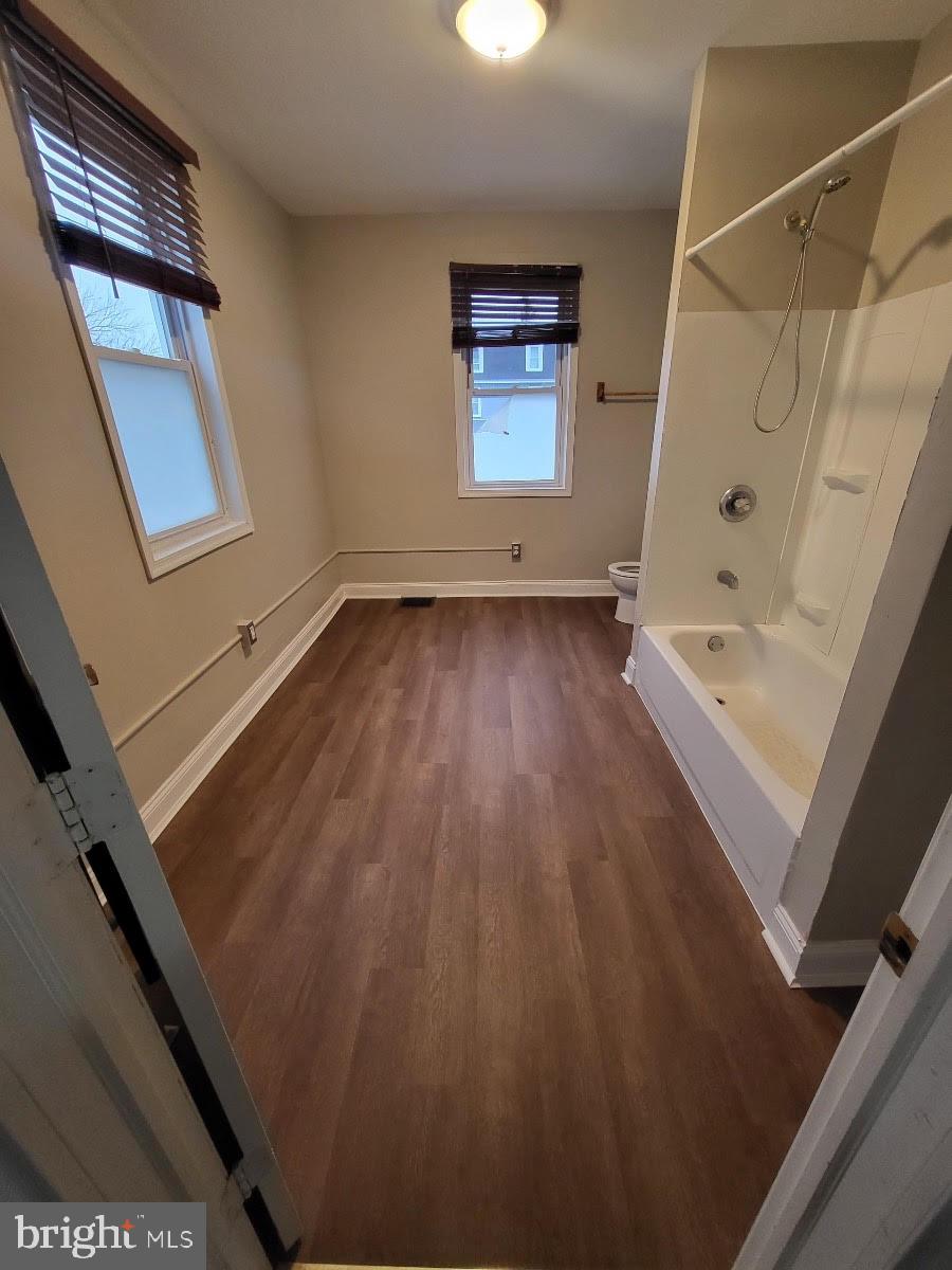 433 Kossuth STREET