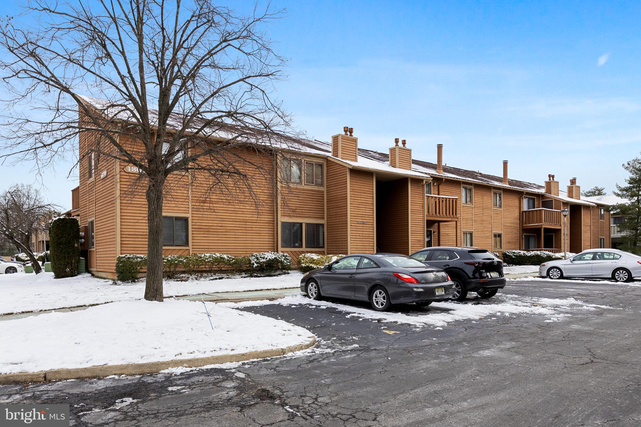1810 WOODHOLLOW DRIVE