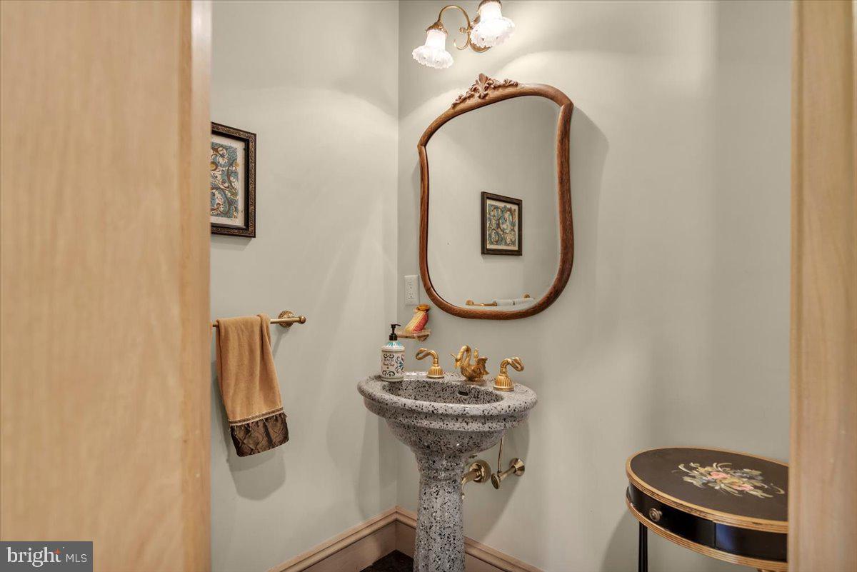 22 REEVES STATION ROAD