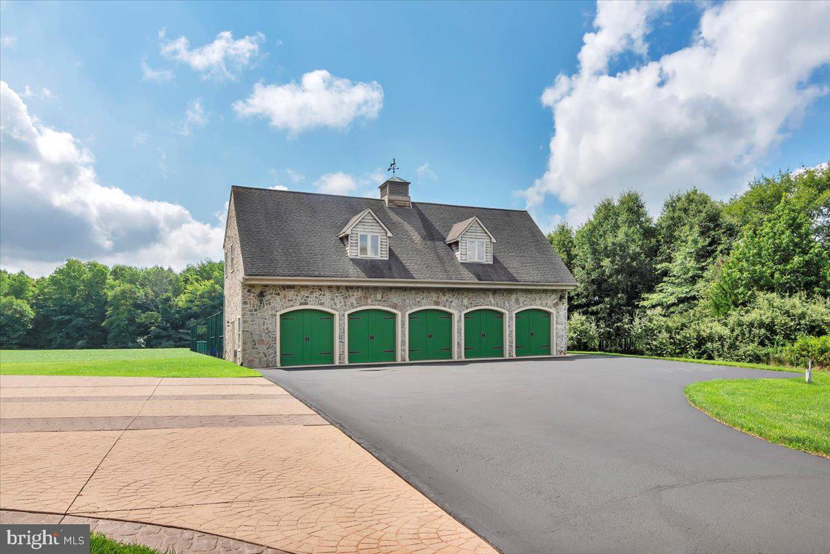 22 REEVES STATION ROAD