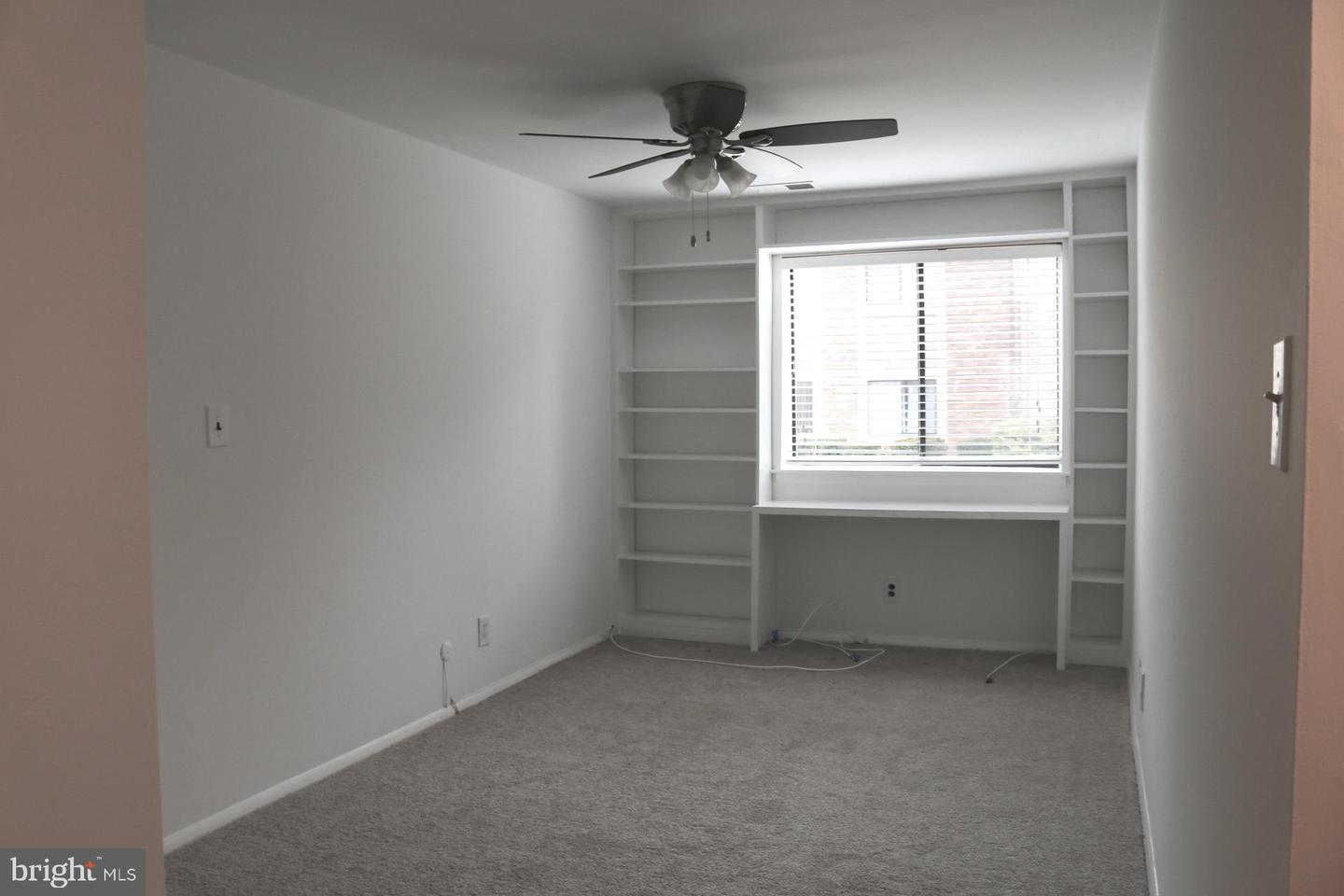 115 E Kings Highway Unit: 305