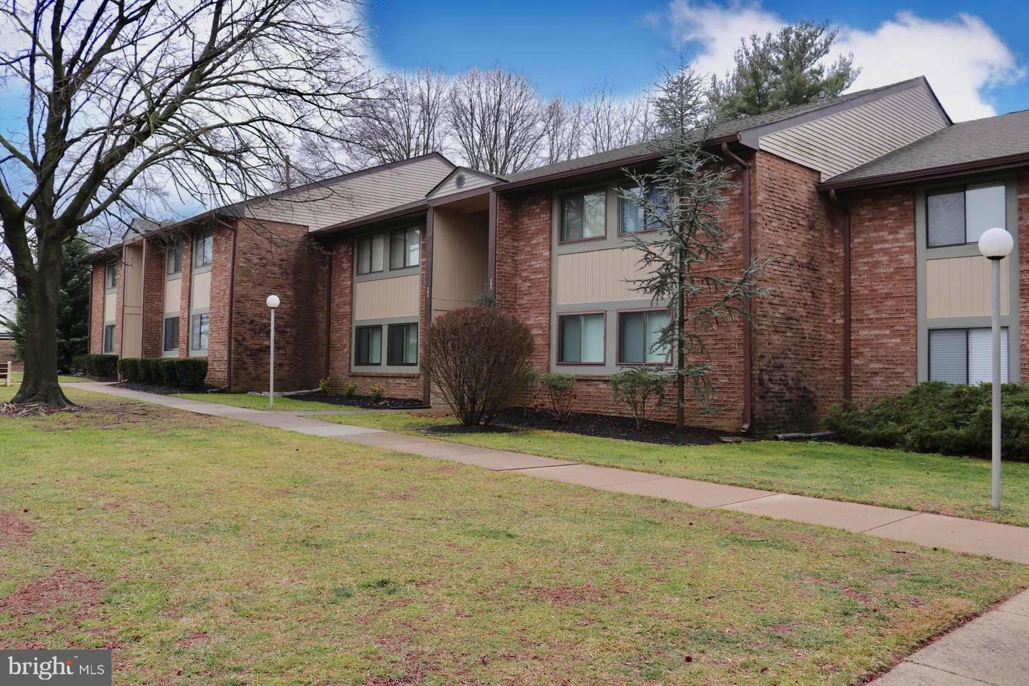 115 E Kings Highway Unit: 305