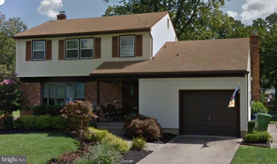 18 YORKTOWN DRIVE