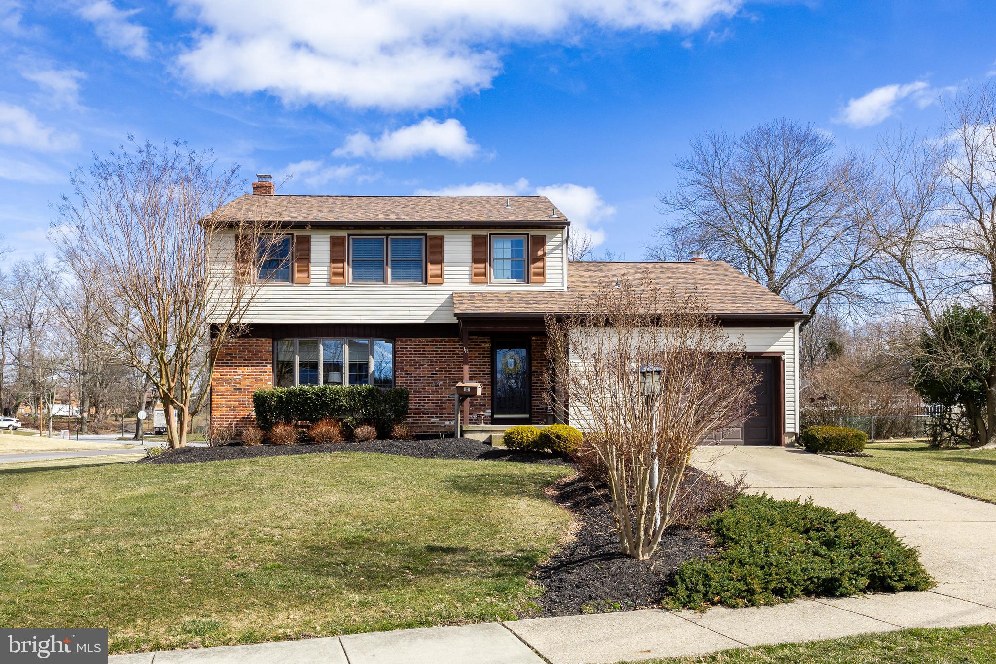 18 YORKTOWN DRIVE