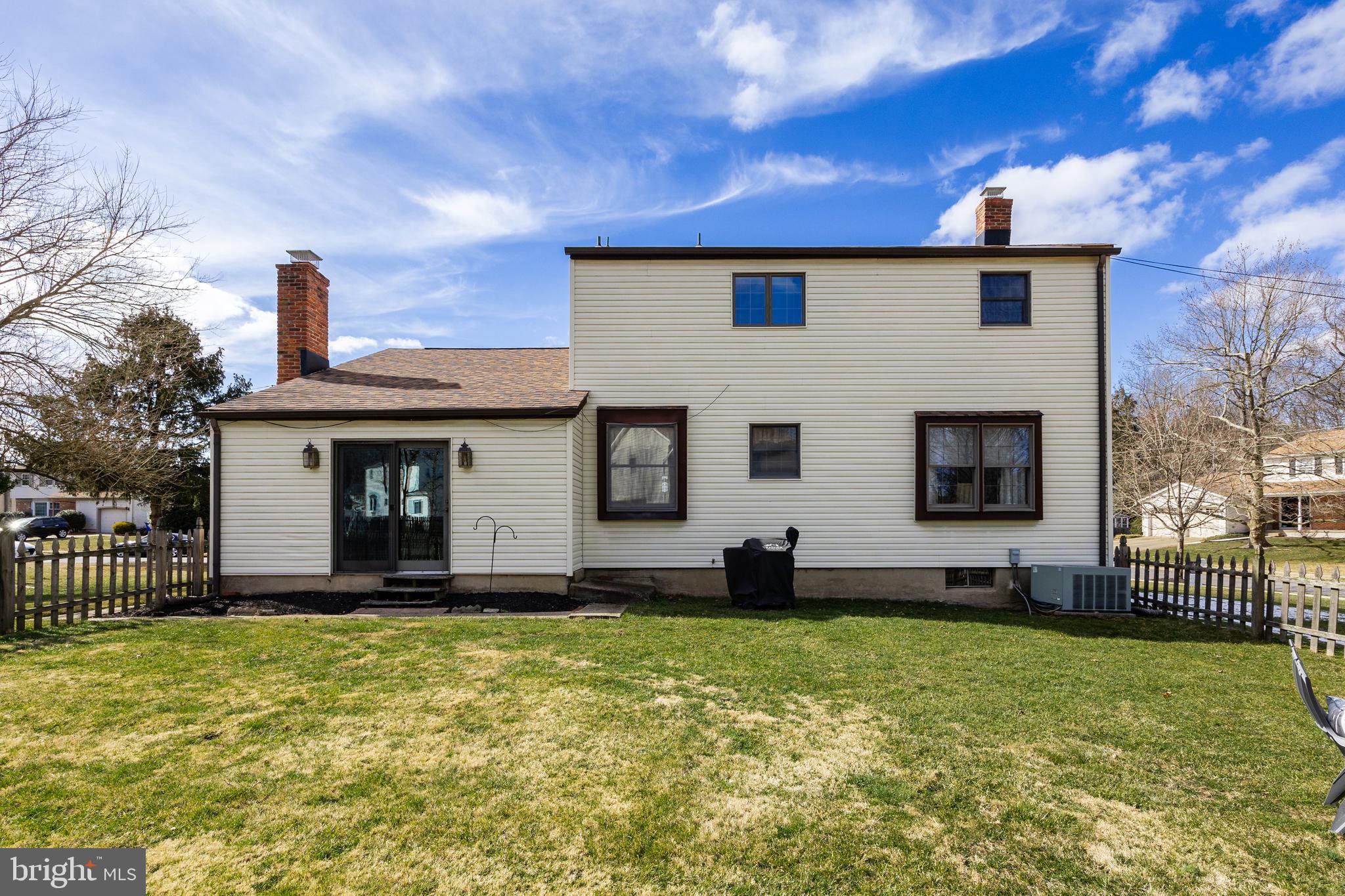 18 YORKTOWN DRIVE