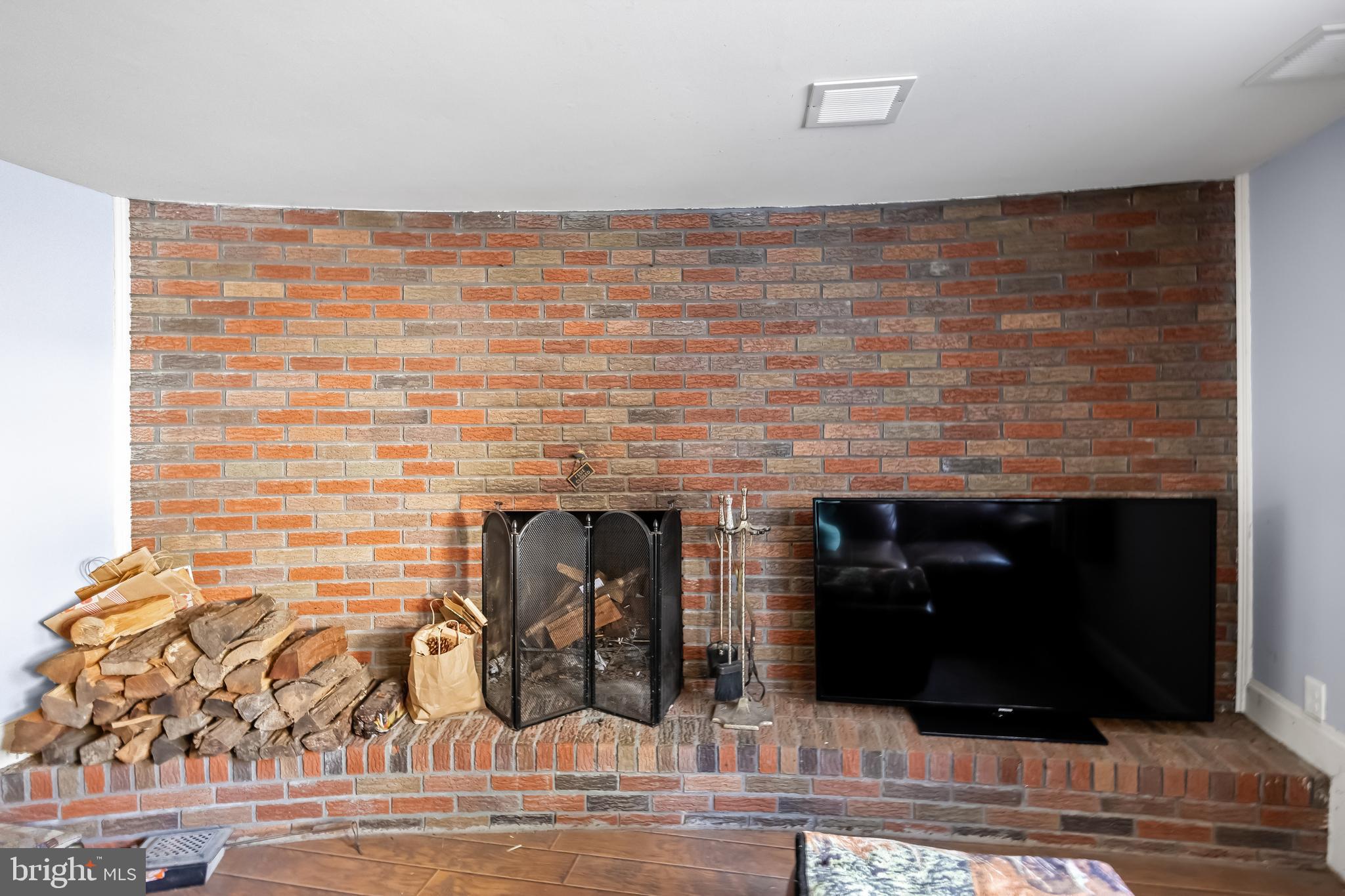 557 Kettle Run Rd