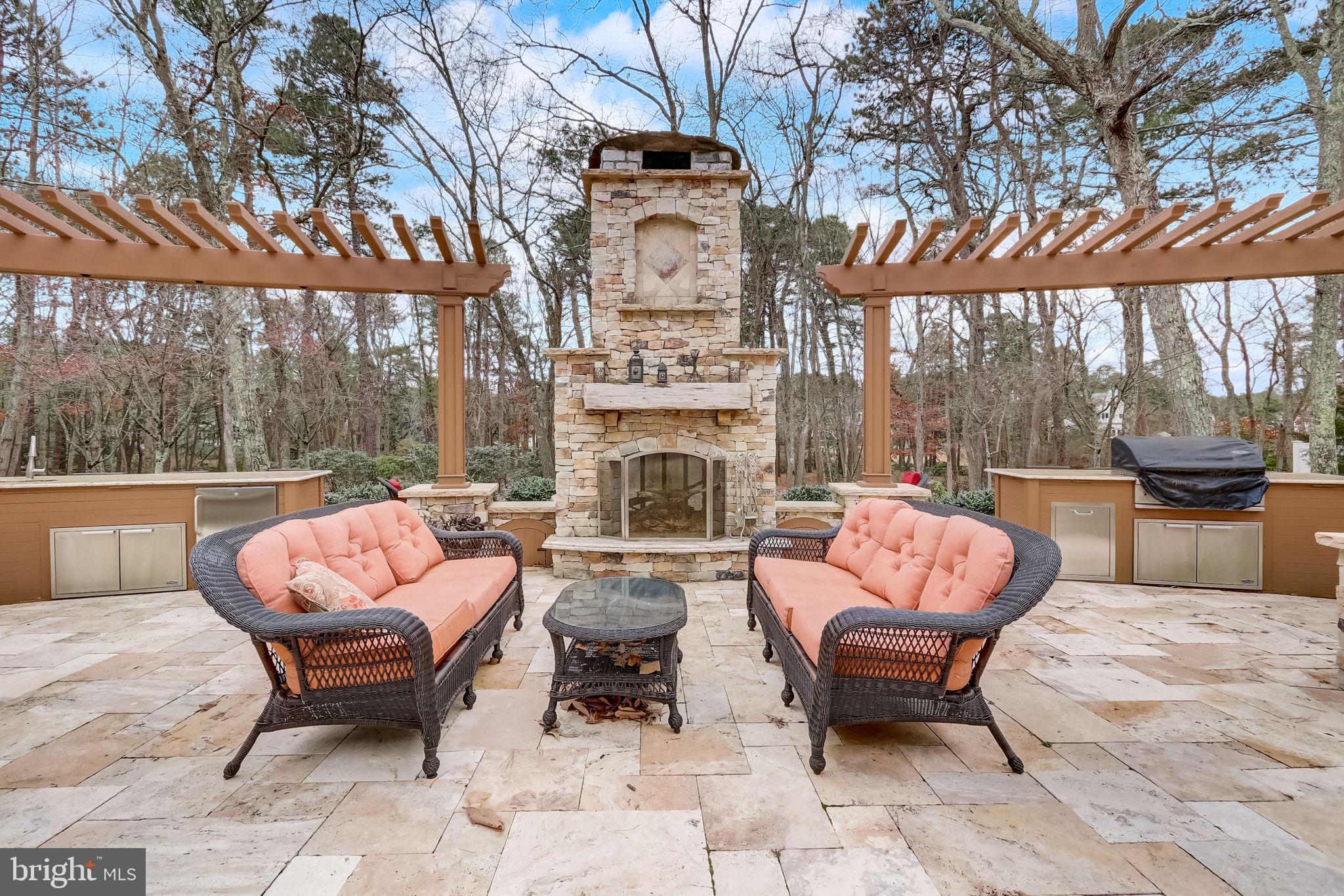 8 N Country Lakes Dr