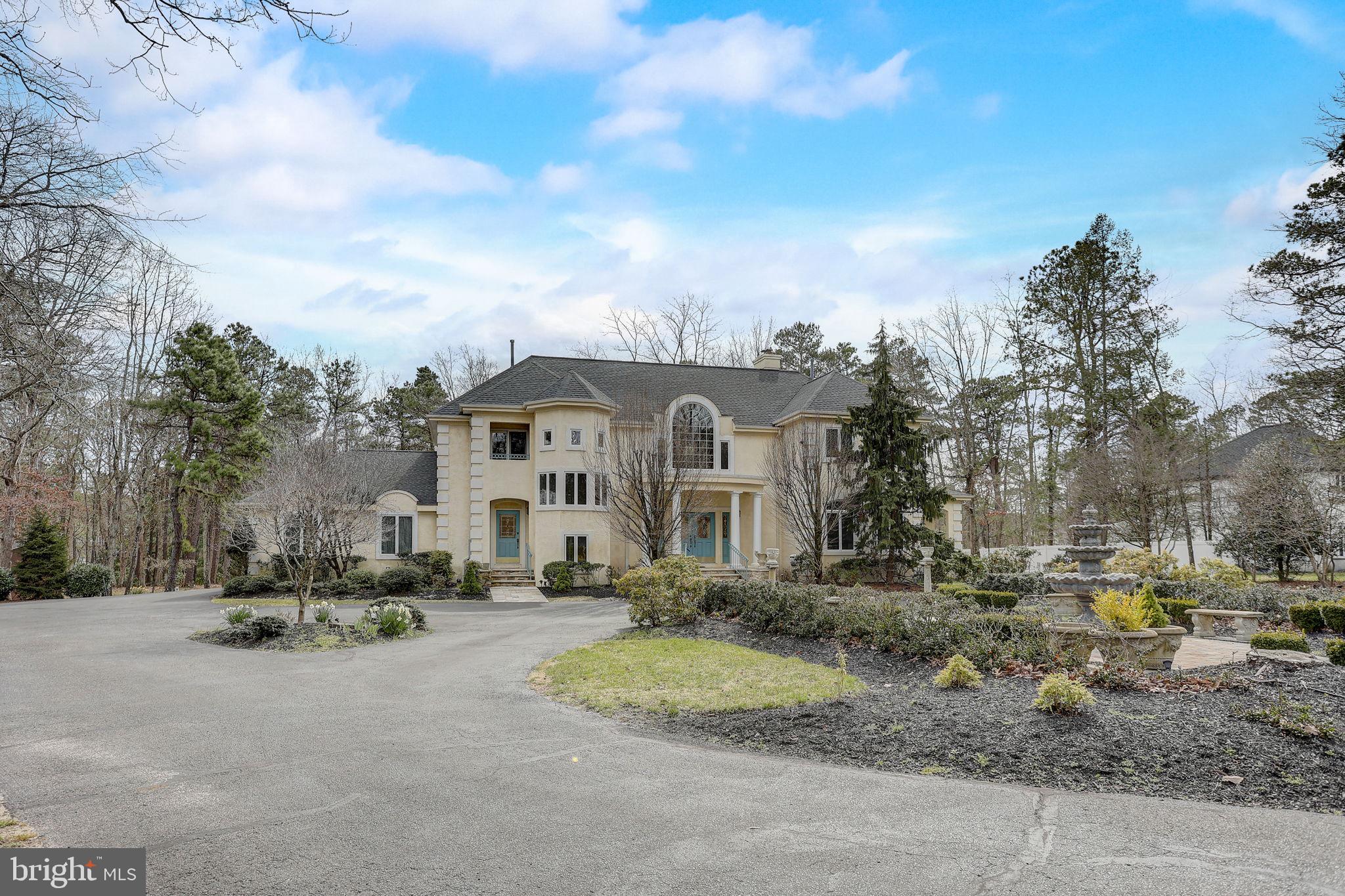 8 N Country Lakes Dr