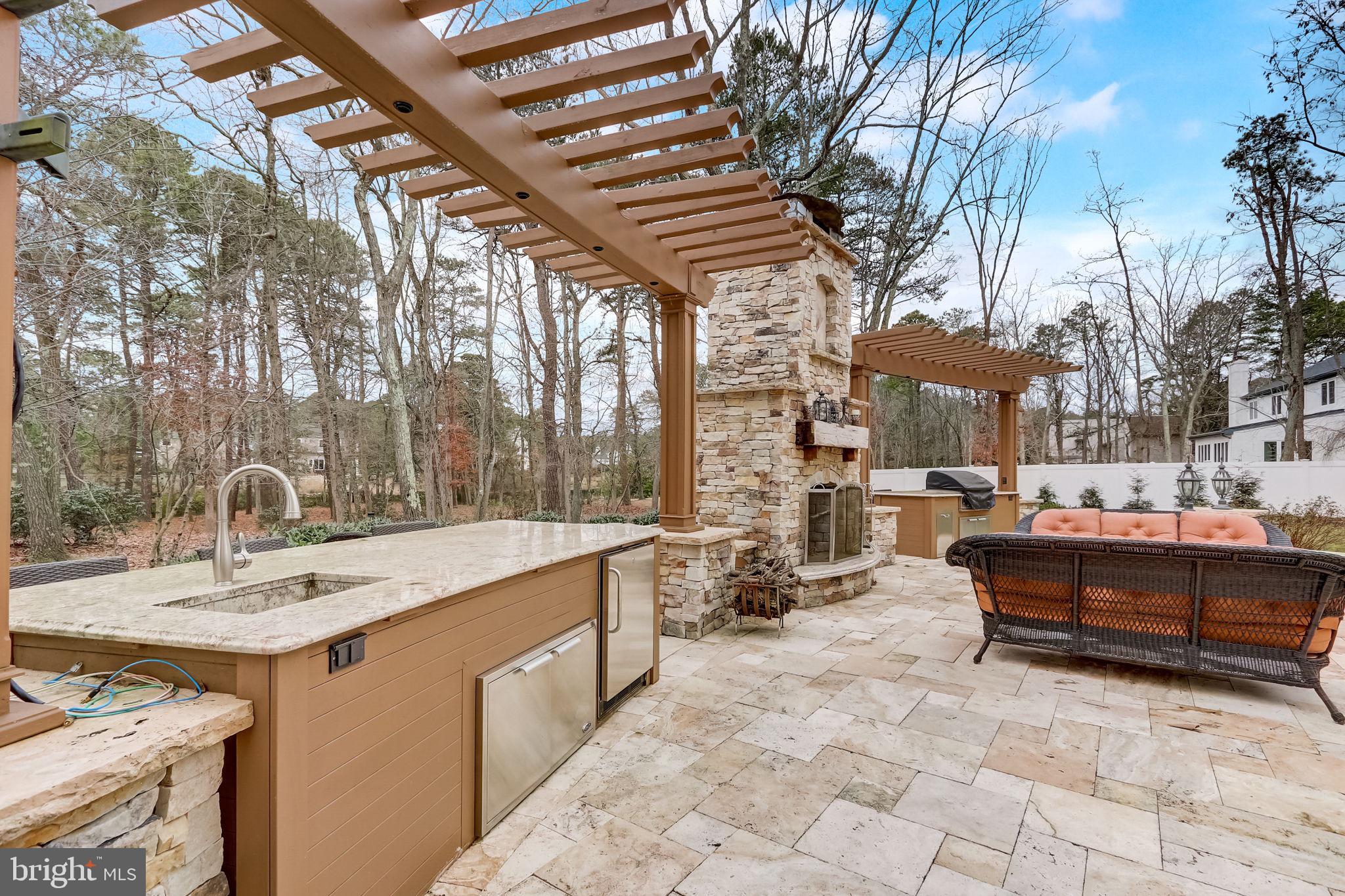 8 N Country Lakes Dr