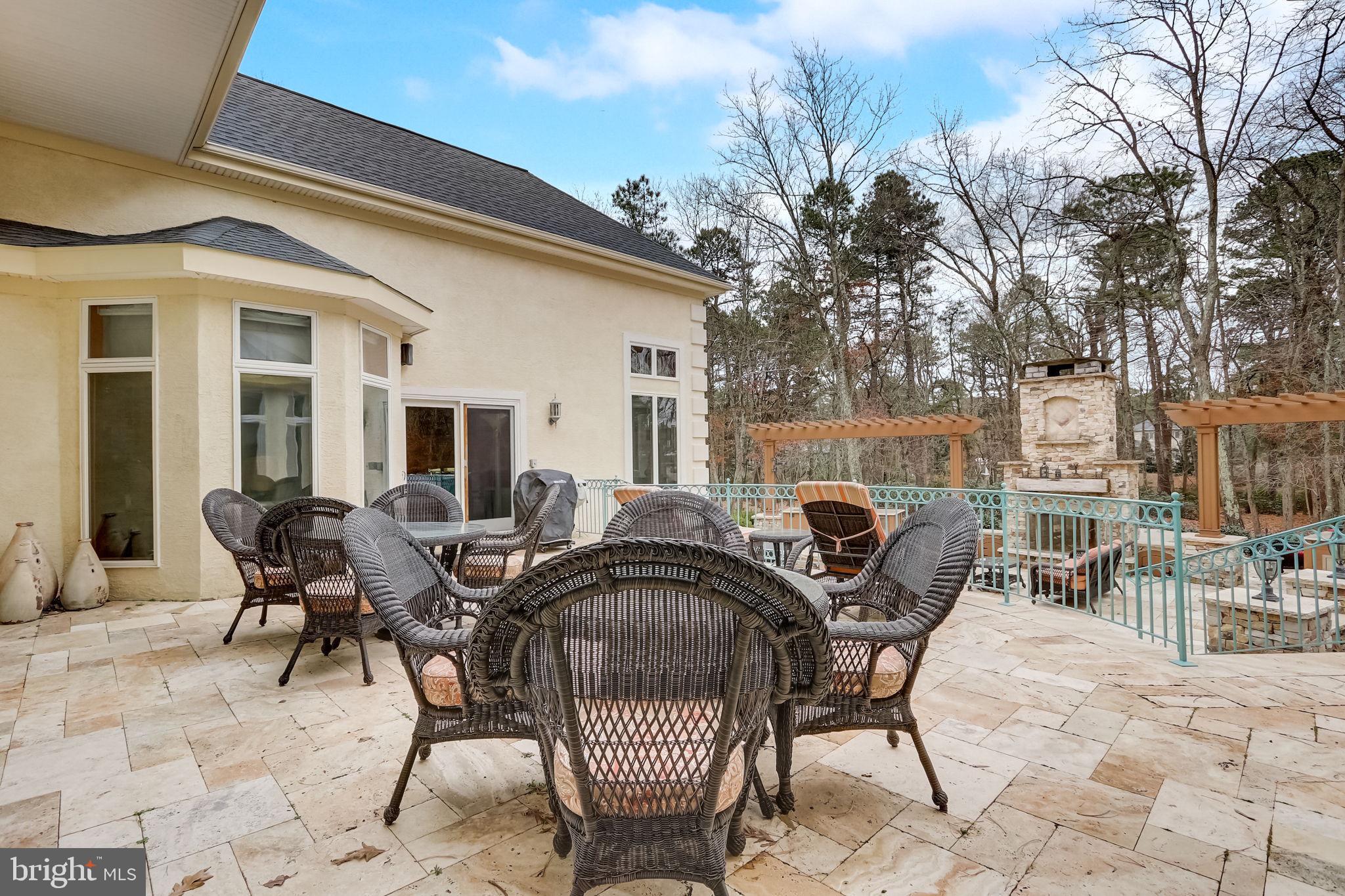 8 N Country Lakes Dr