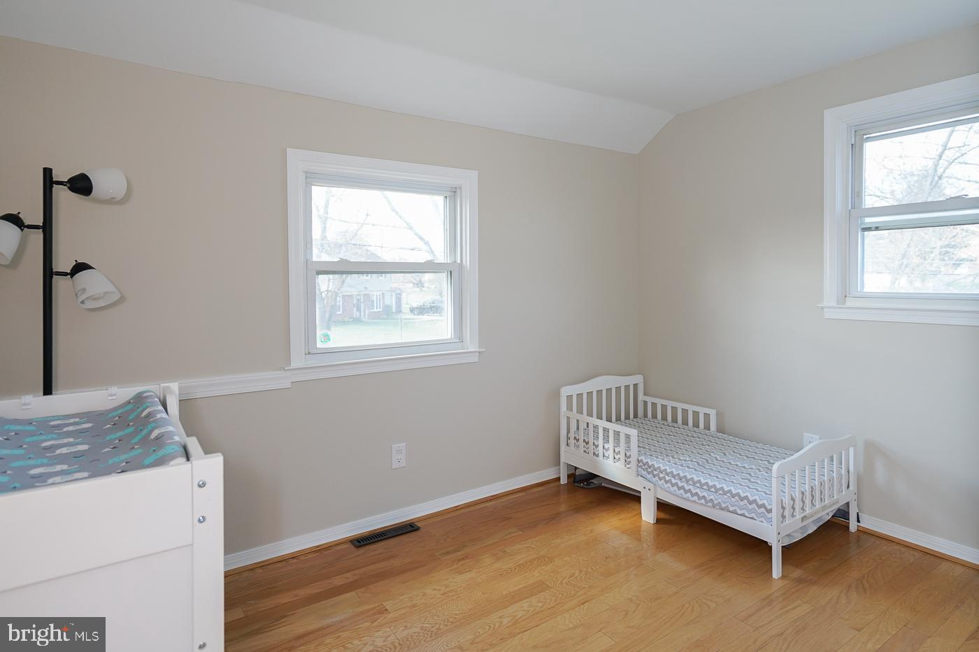 5 MARLBOROUGH AVENUE