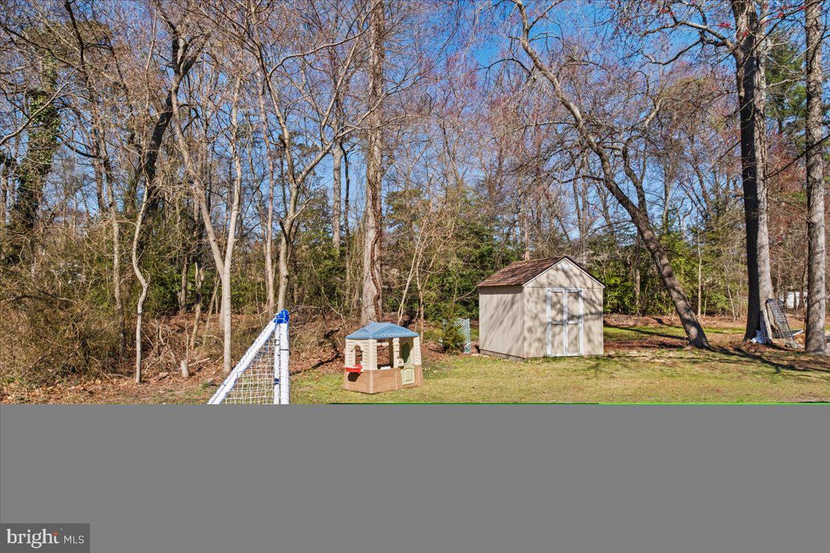 75 LAKESIDE DRIVE