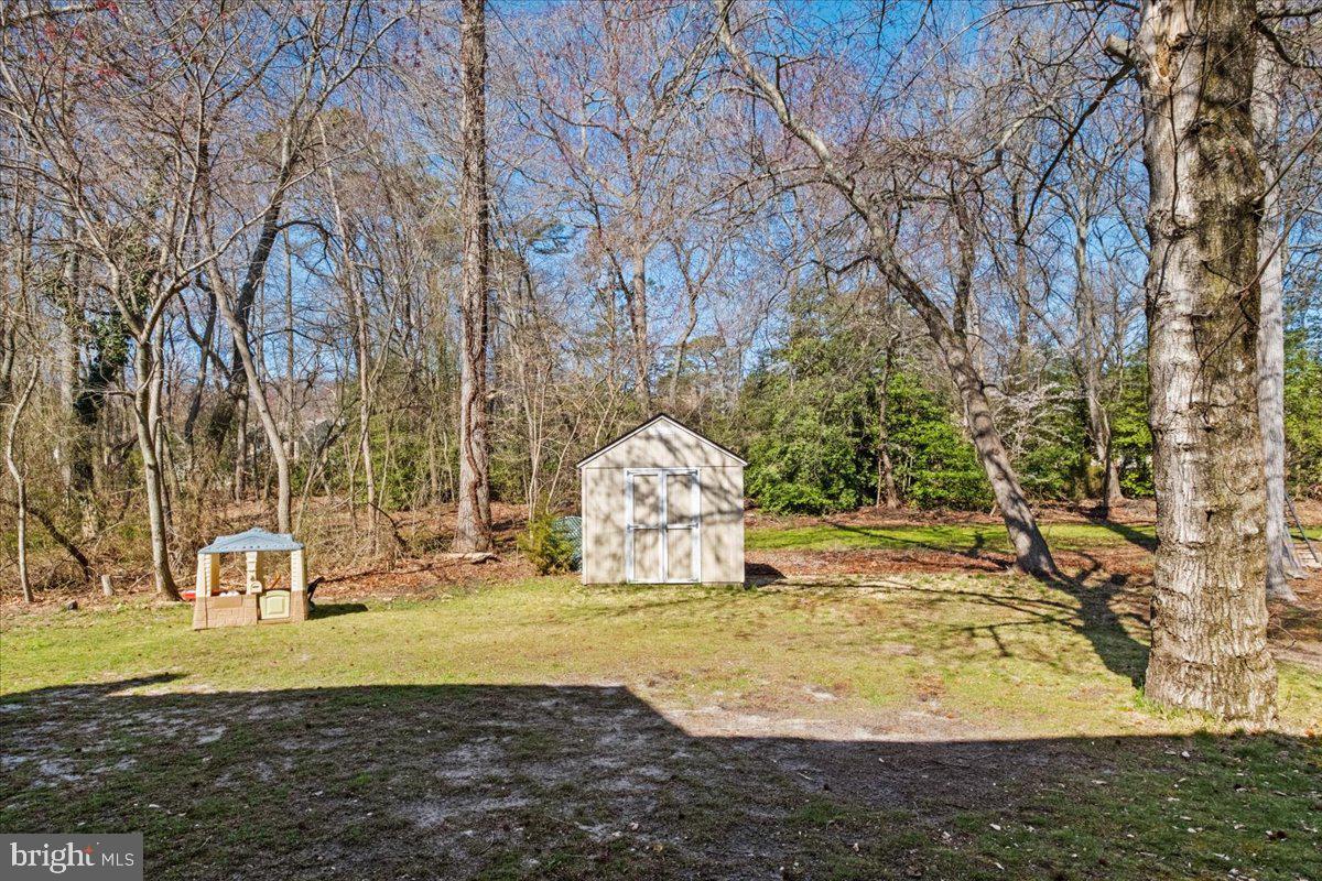 75 LAKESIDE DRIVE